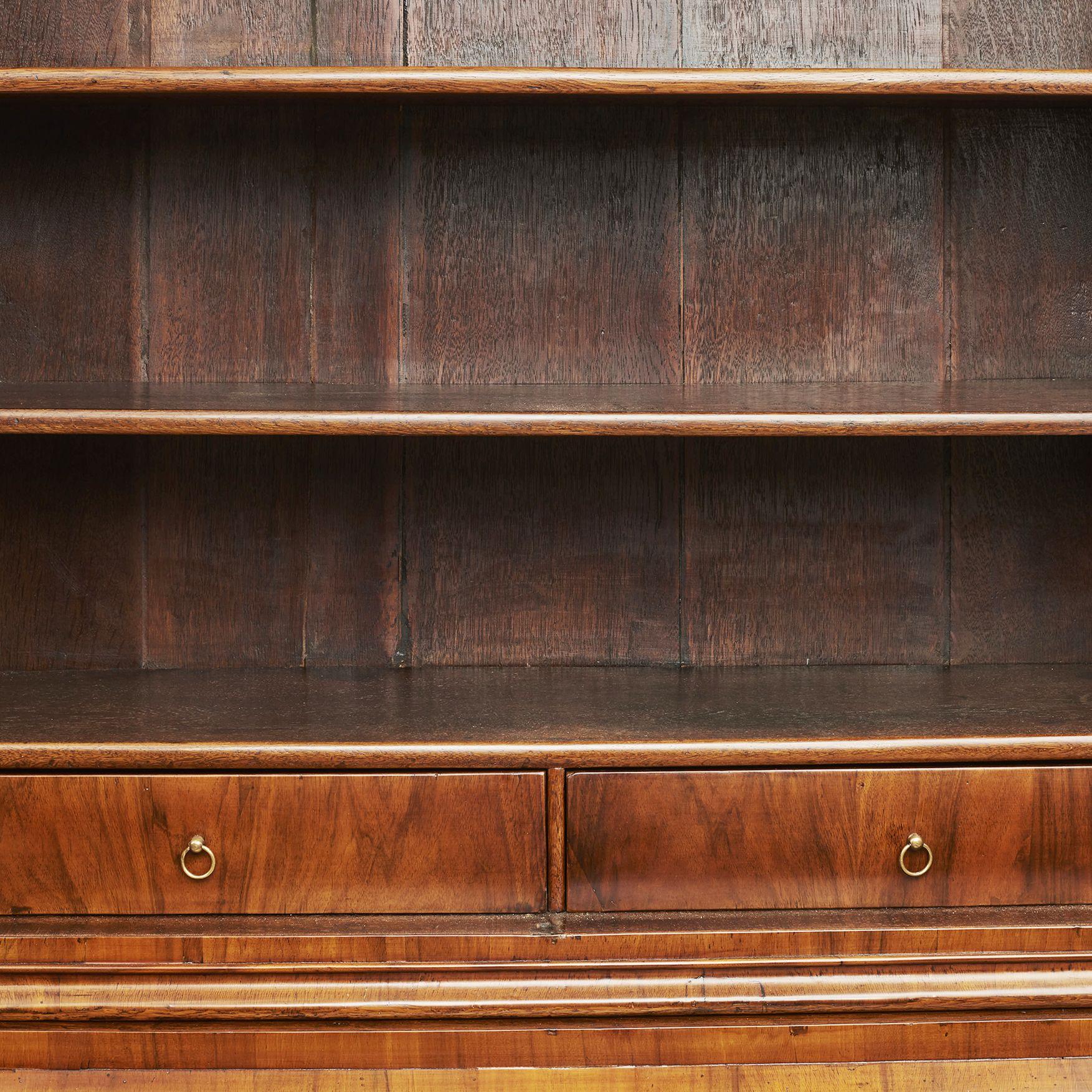 Bureau / Secretary In Burl Walnut In Good Condition For Sale In Kastrup, DK