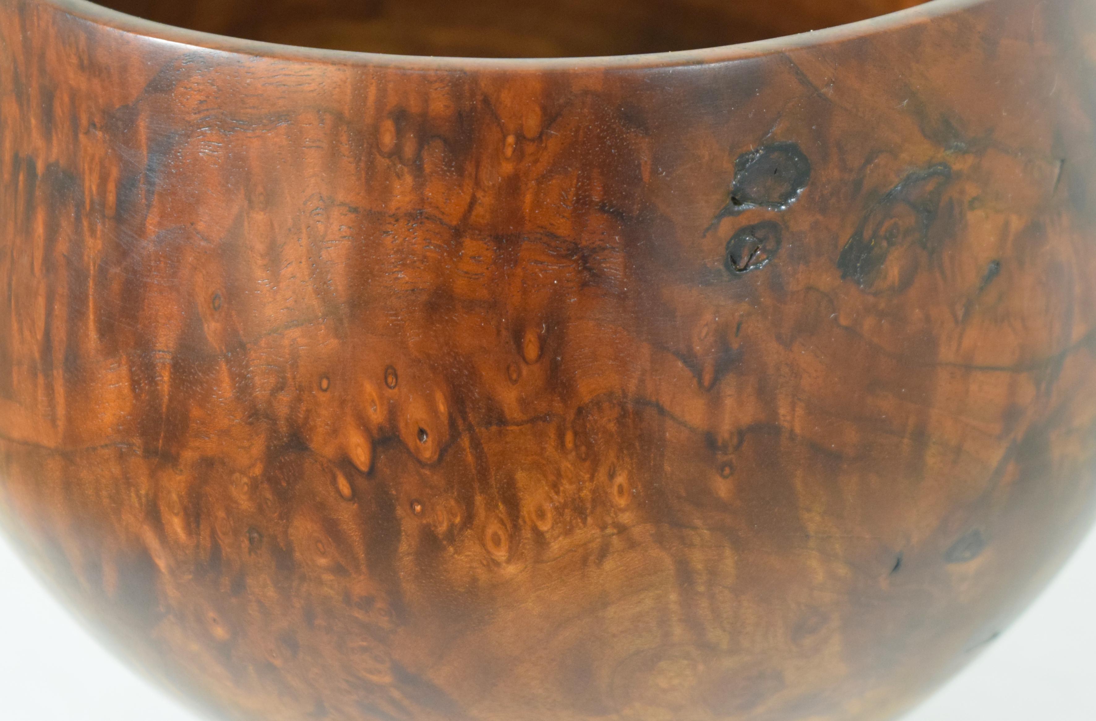 Burl Walnut Vessel by Rude Osolnik In Excellent Condition In South Charleston, WV