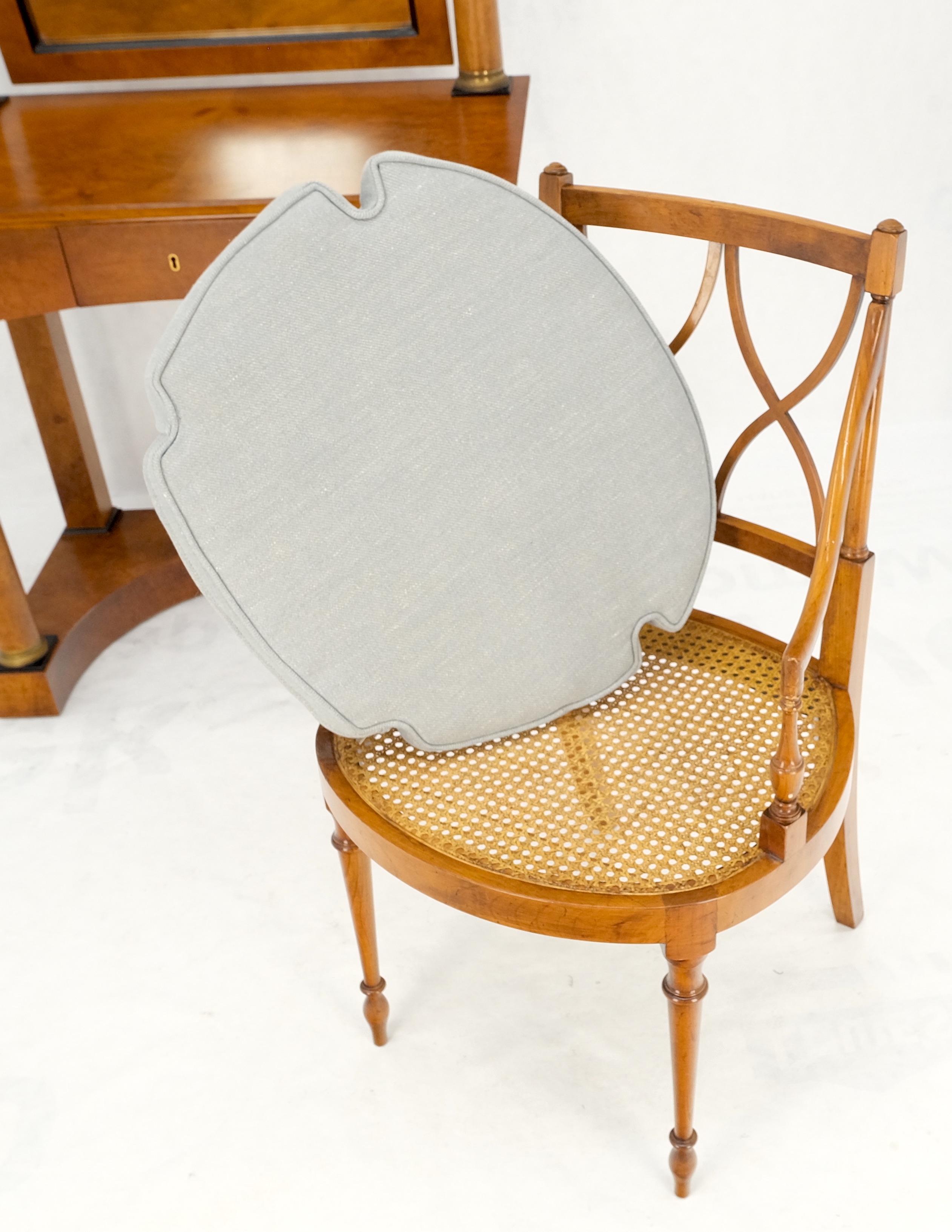 20ième siècle Miroir de table Biedermeier en bois de ronce avec assise en rotin assortie de chaise MINT ! en vente