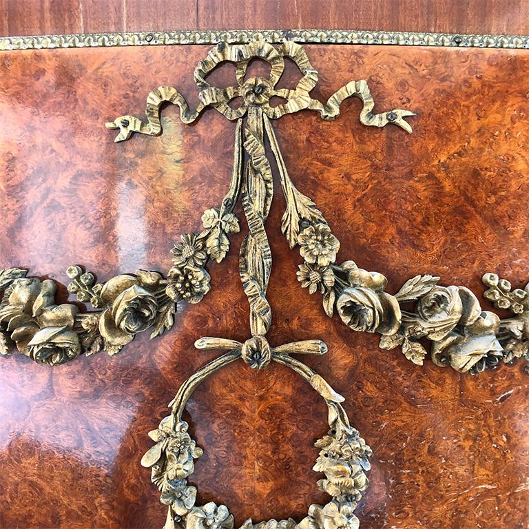 Provincial français Bibliothèque ou Vitrine Régence des années 1700 style Louis XVI 18ème siècle France en vente