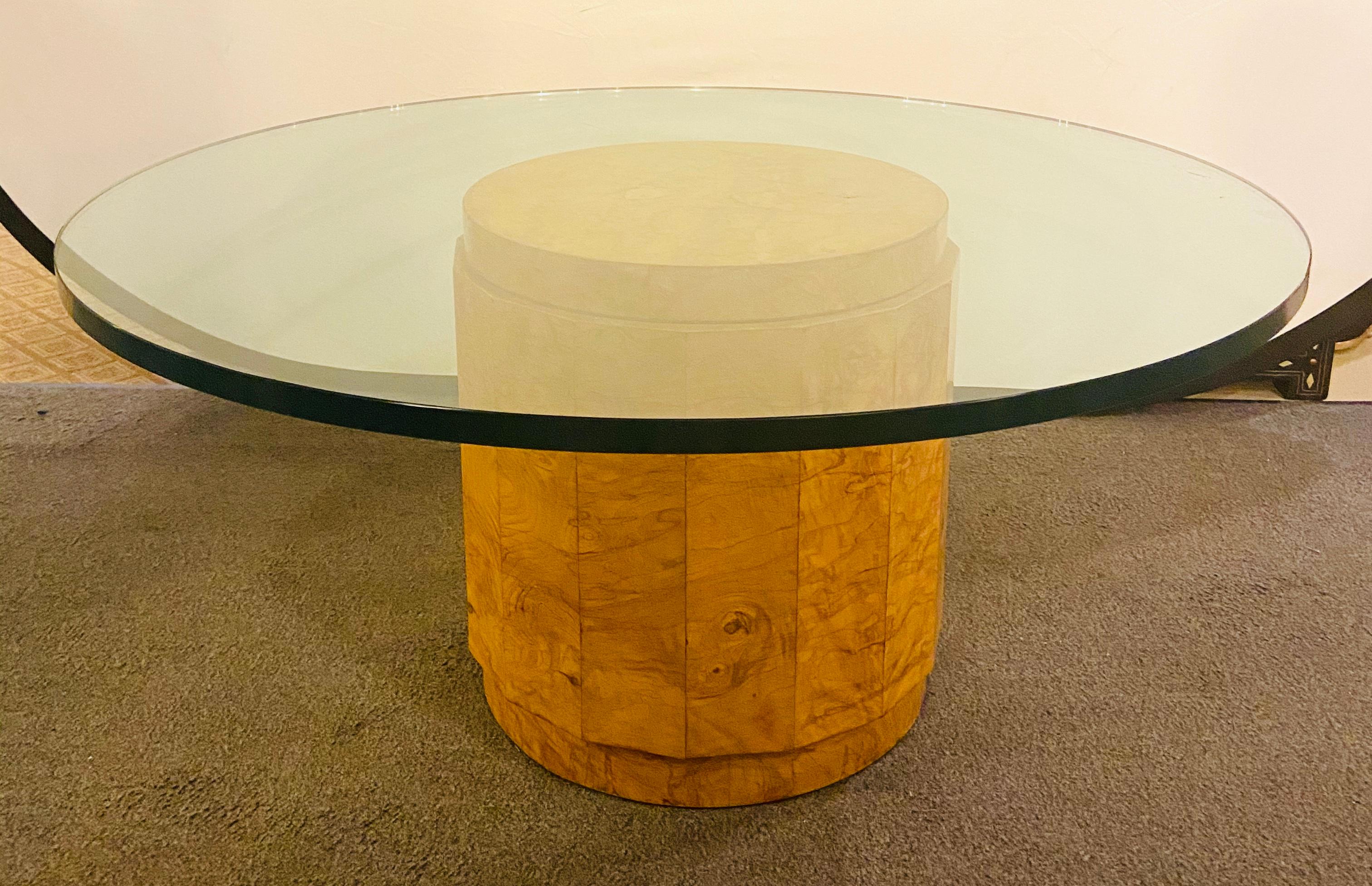 Mid-Century Modern Table ronde de centre ou de cocktail en bois de ronce Edward Wormley pour Dunbar MCM  en vente