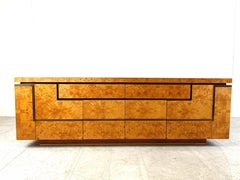 Aparador de madera de burl de Jean Claude Mahey, años 70