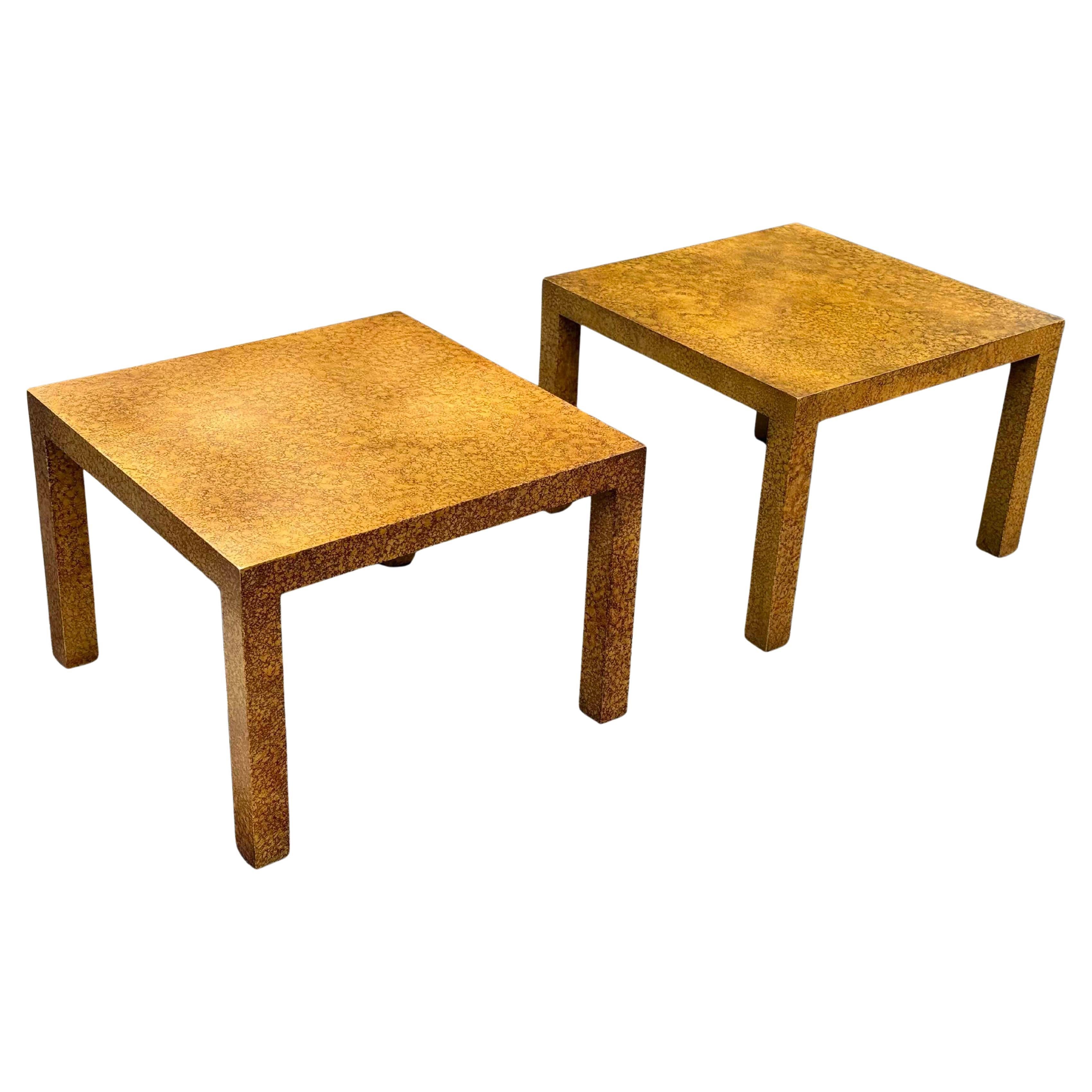 Paar Endtische aus lackiertem Laminat aus der Mitte des Jahrhunderts CIRCA 1970er Jahre. Wunderschönes Design aus der Mitte des Jahrhunderts.

In sehr gutem Vintage-Zustand. Sehr kleine altersbedingte Schrammen. Zeigt extrem gut.

Der Preis gilt für