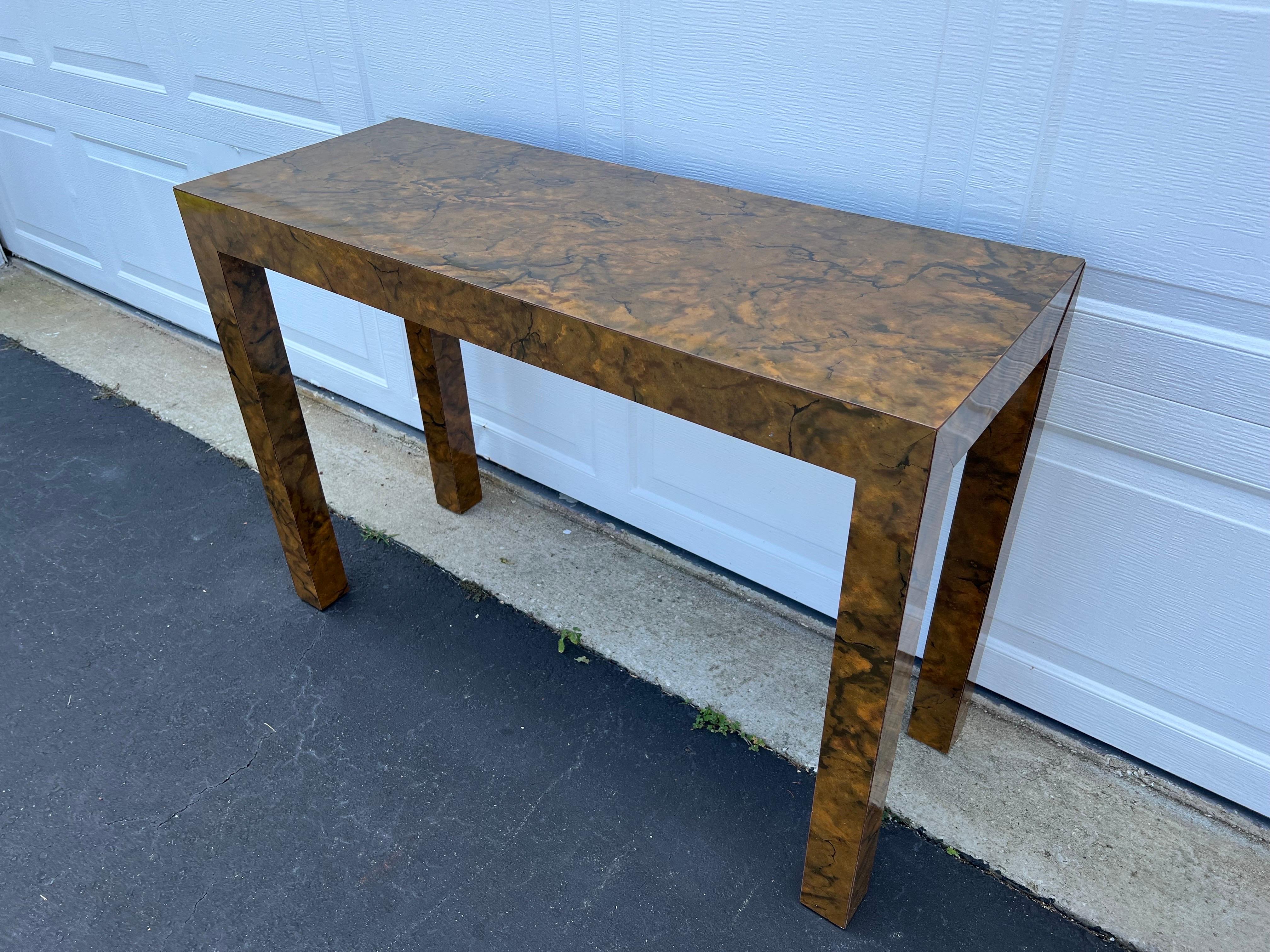 Burl Wood Formica Parsons Console Table  In Good Condition For Sale In Redding, CT