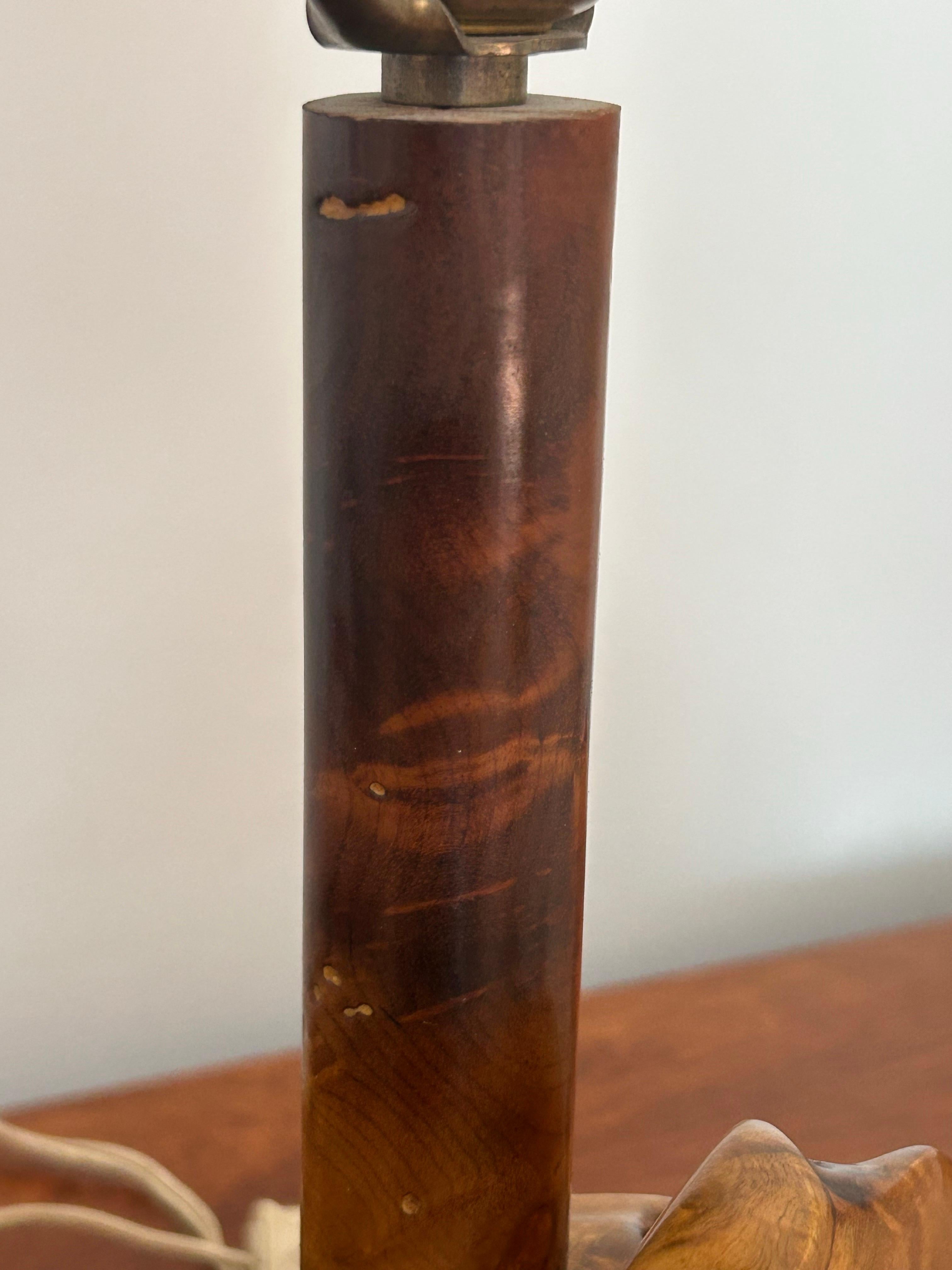 Fait main Lampe en bois de ronce dans le style de Nakashima en vente