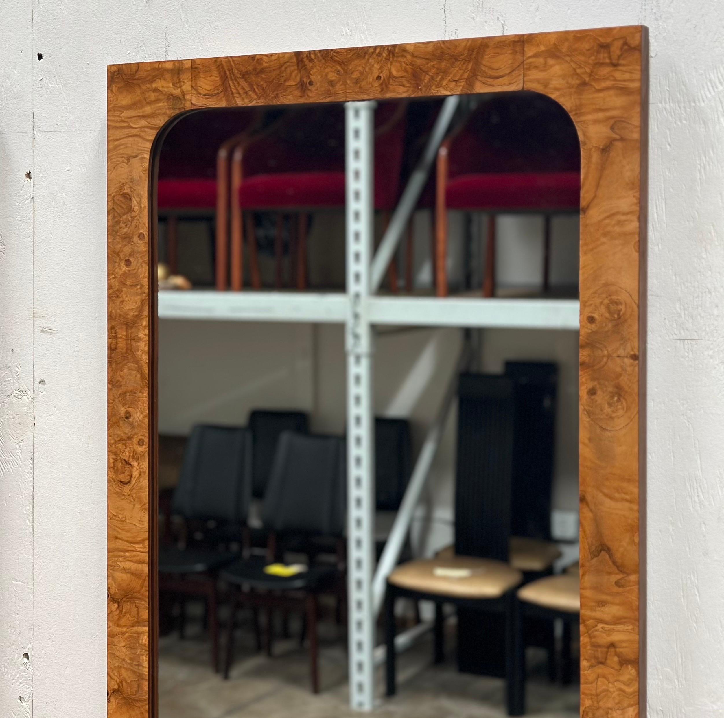Américain Miroir en bois de ronce - Roland Carter for Wood Wood - Milcentury After Milo Baughman en vente
