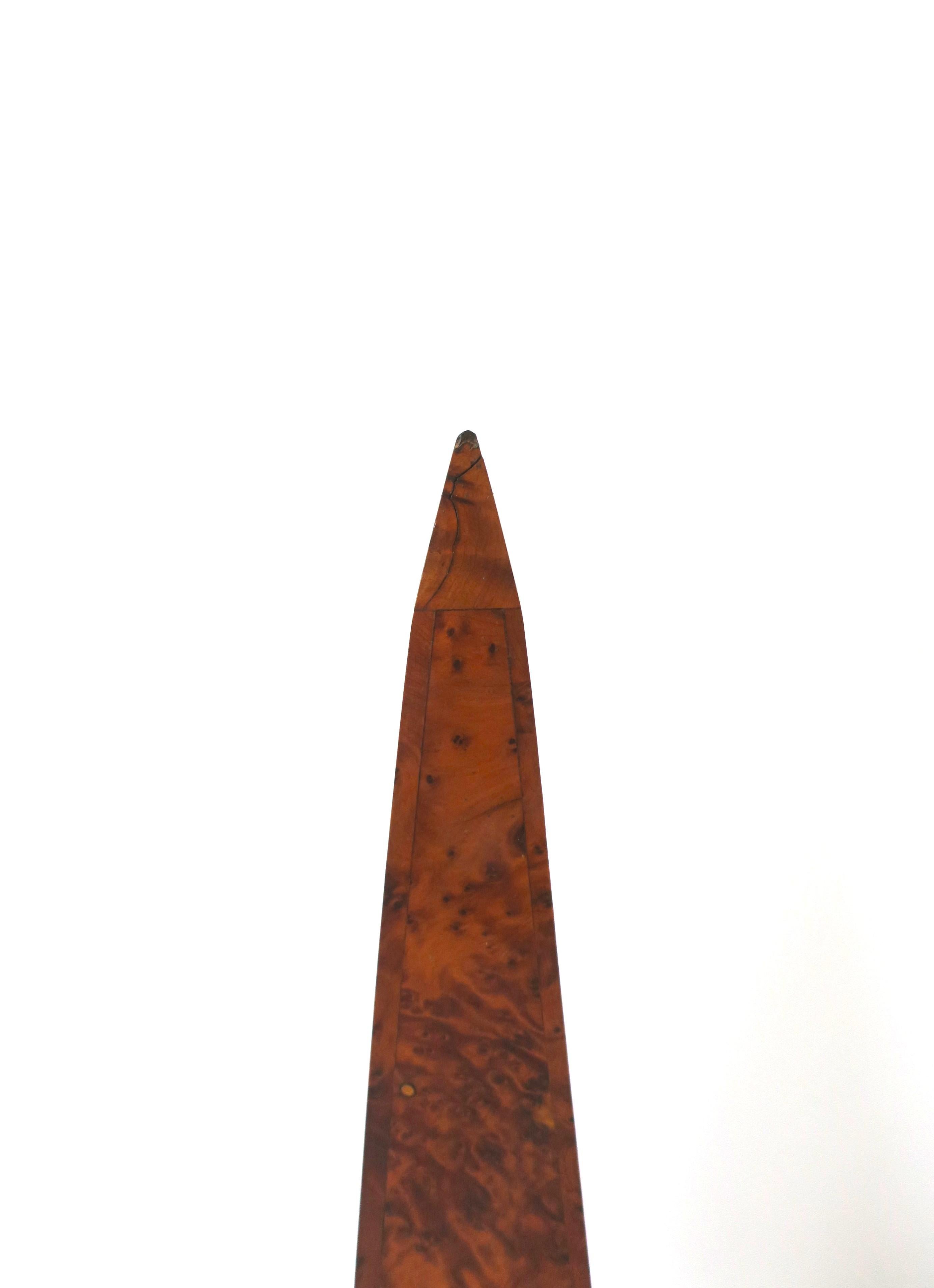 English Burl Wood Obelisk In Good Condition For Sale In New York, NY