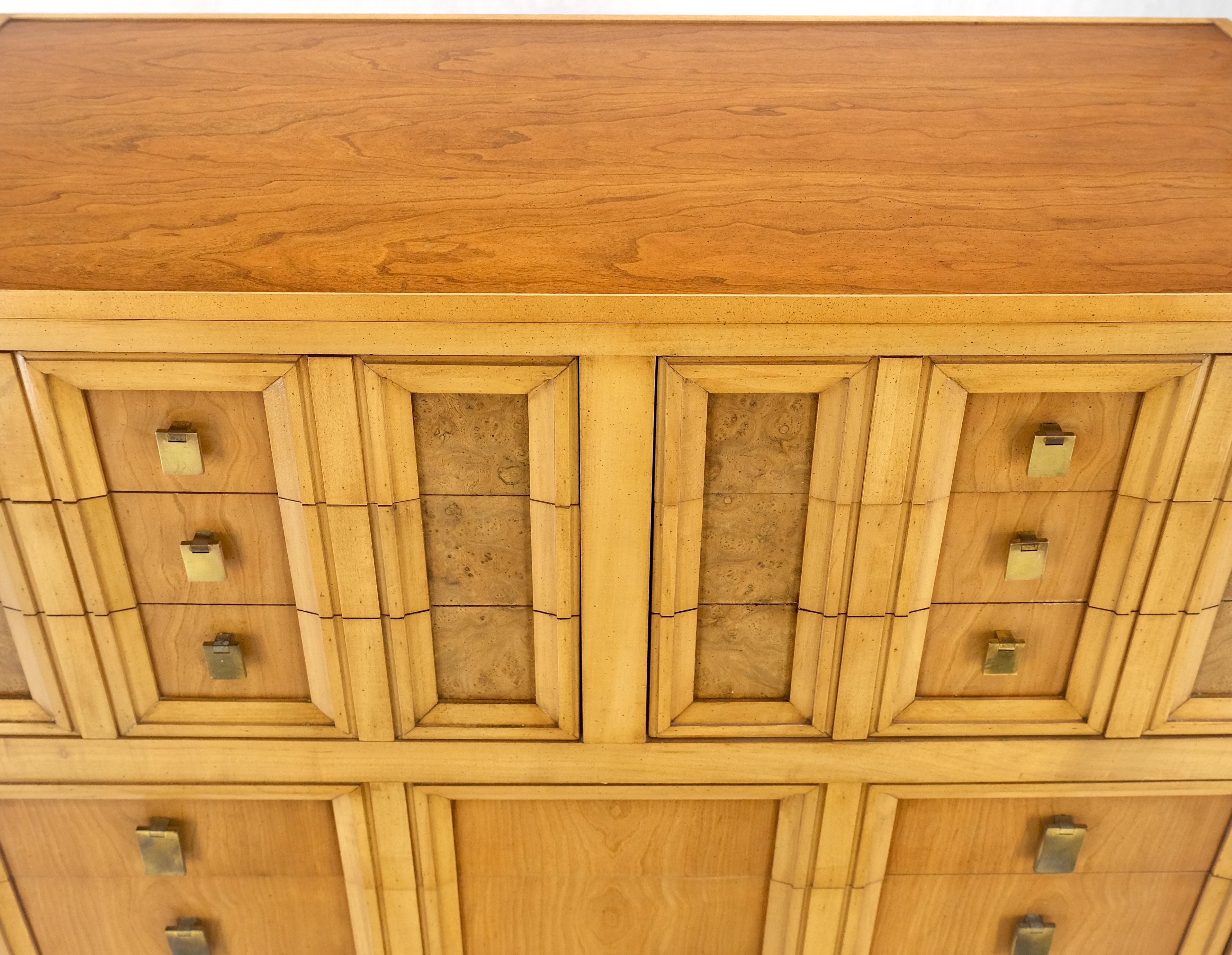 Burl Wood Panel Brass Birch 7 Drawer Mid Century Modern High Boy Dresser MINT! In Good Condition For Sale In Rockaway, NJ