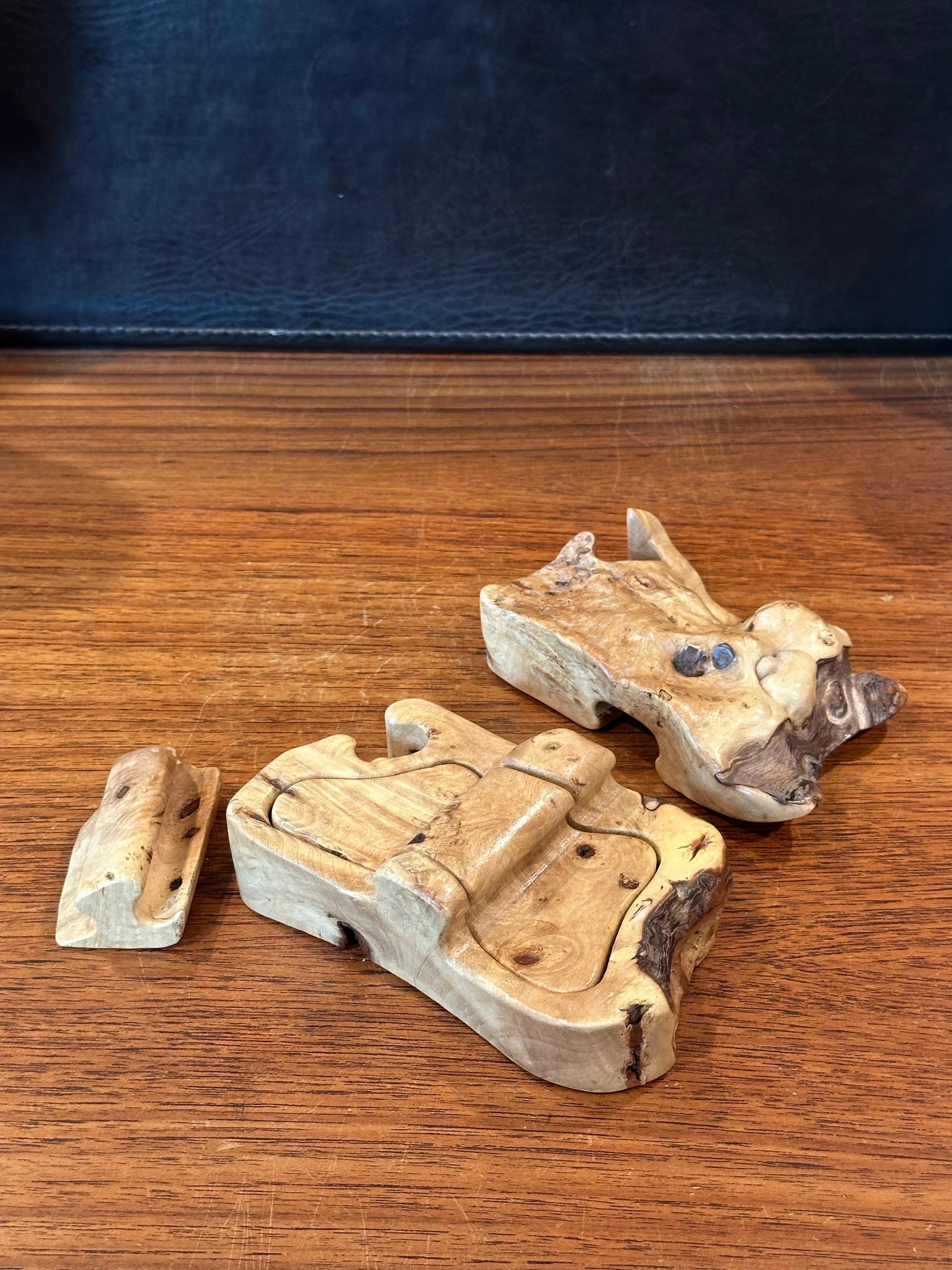 Boîte à puzzle en bois de ronce par Don Wood en vente 3