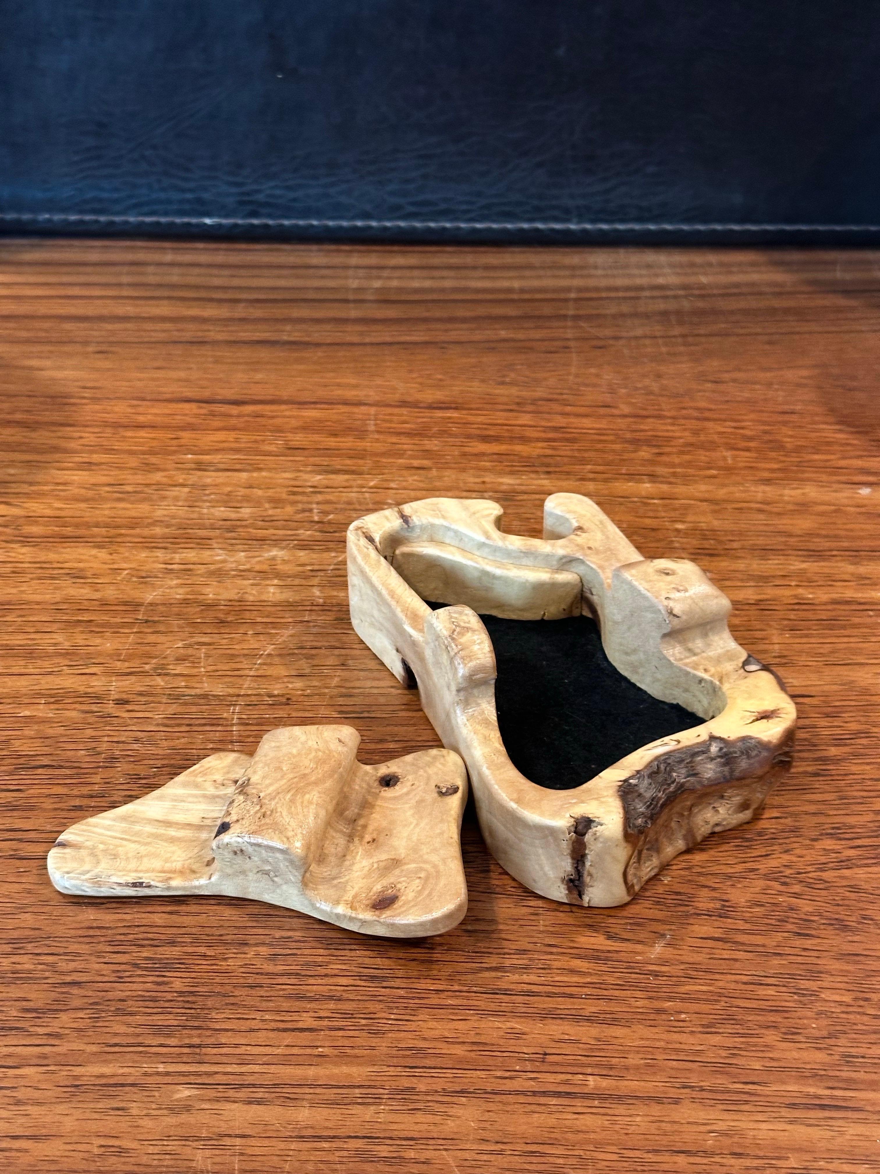 Boîte à puzzle en bois de ronce par Don Wood en vente 4