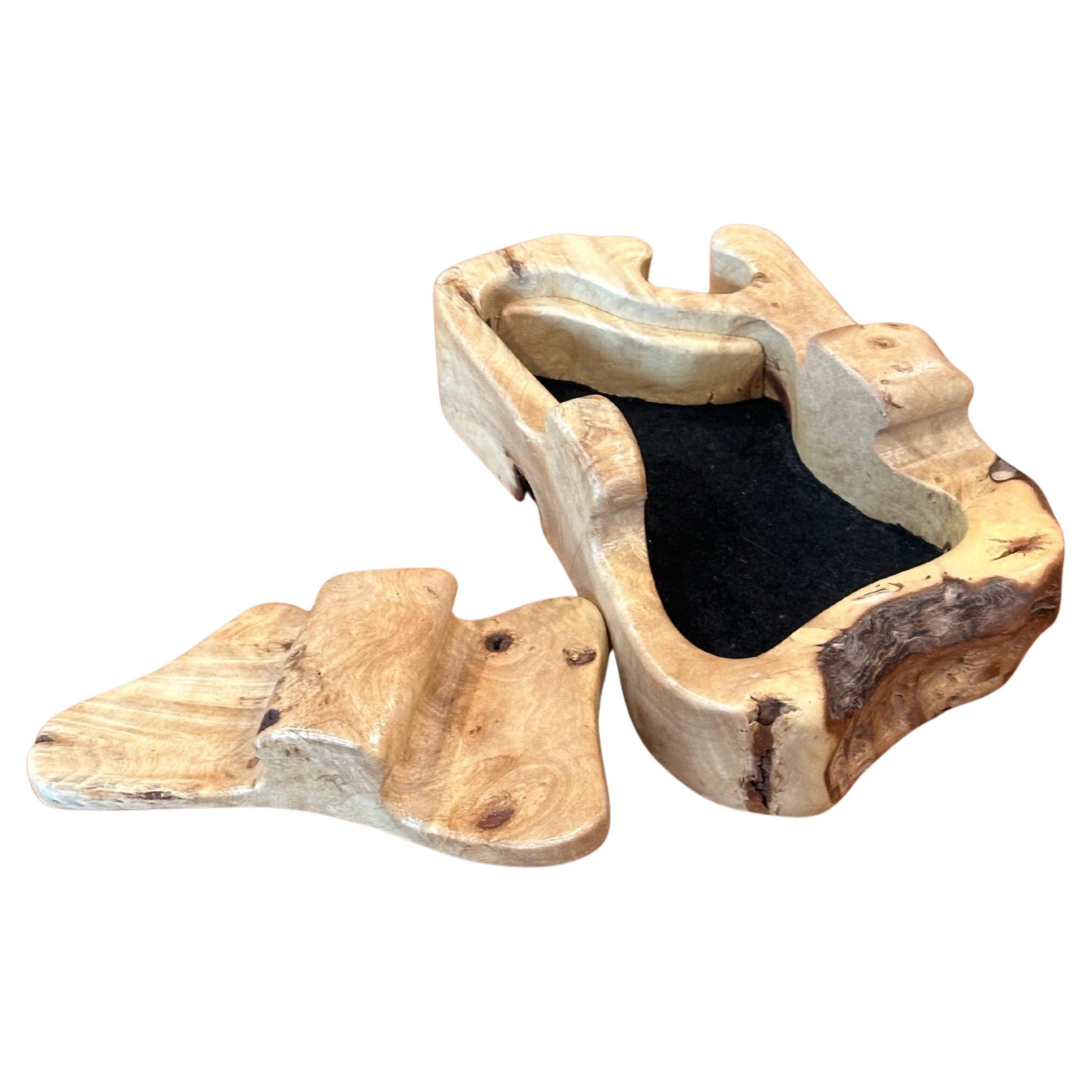 20ième siècle Boîte à puzzle en bois de ronce par Don Wood en vente