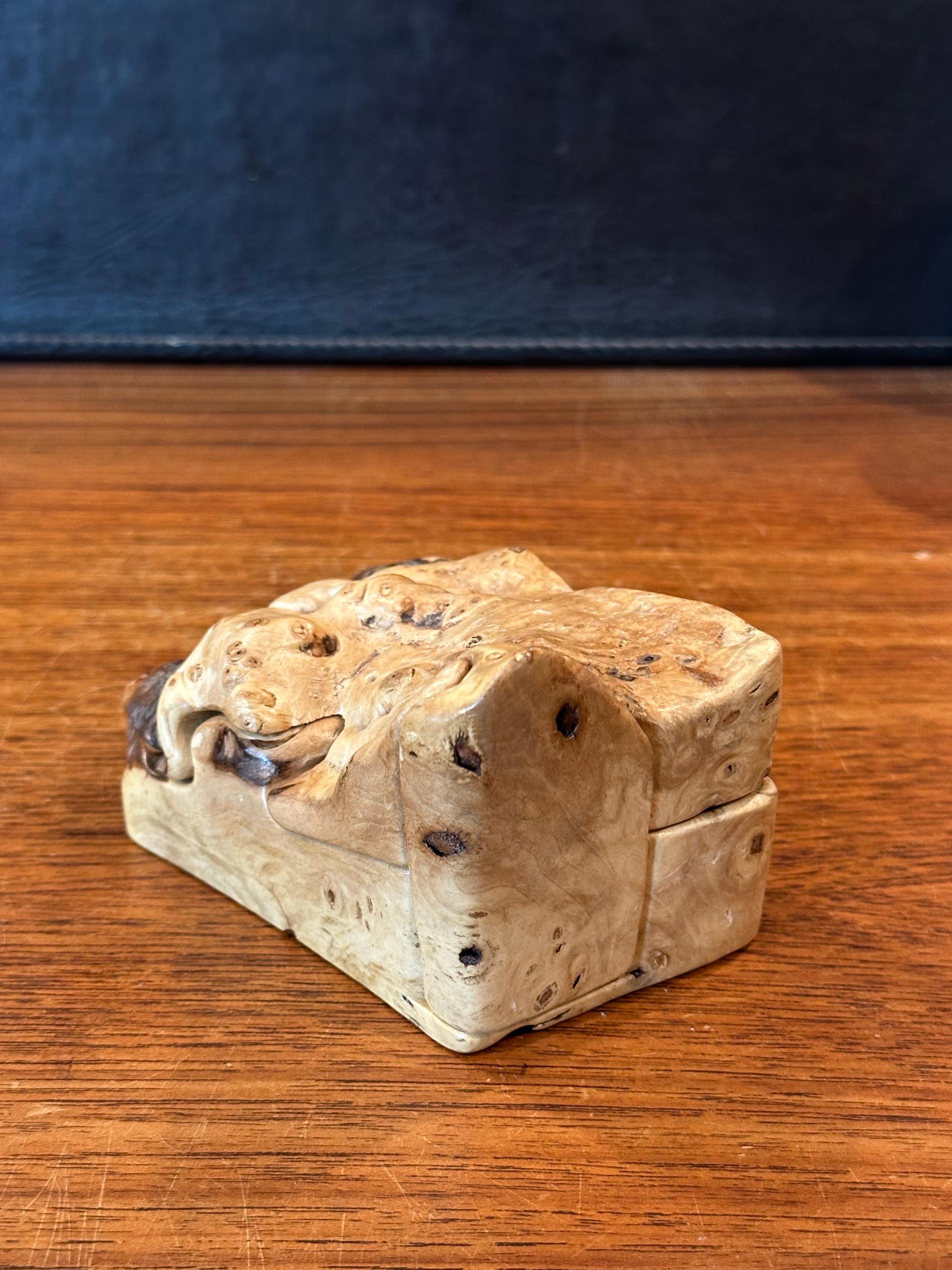 Broussin Boîte à puzzle en bois de ronce par Don Wood en vente