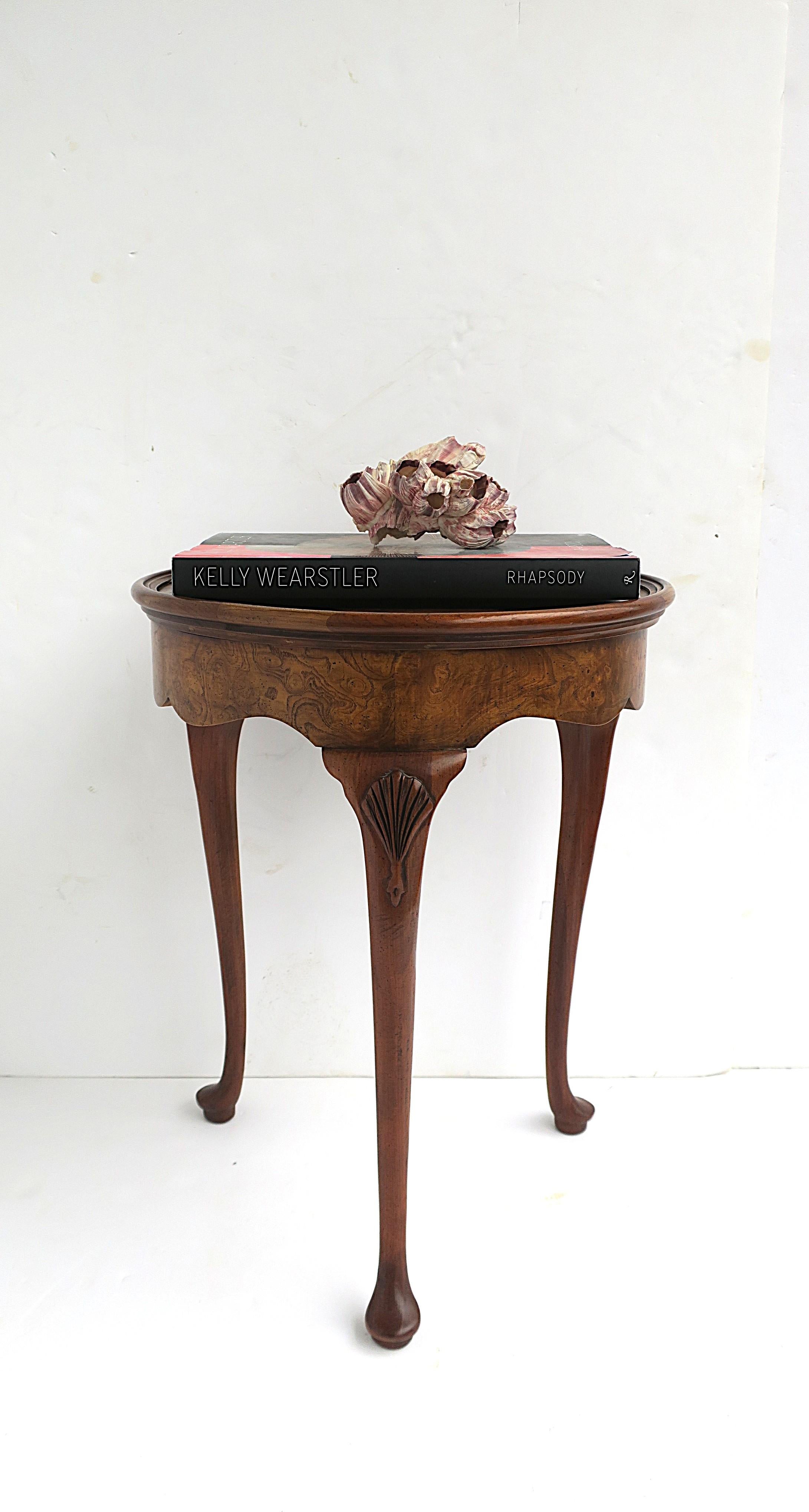 Table d'appoint en Wood Wood Seashell Design/One Excellent état - En vente à New York, NY