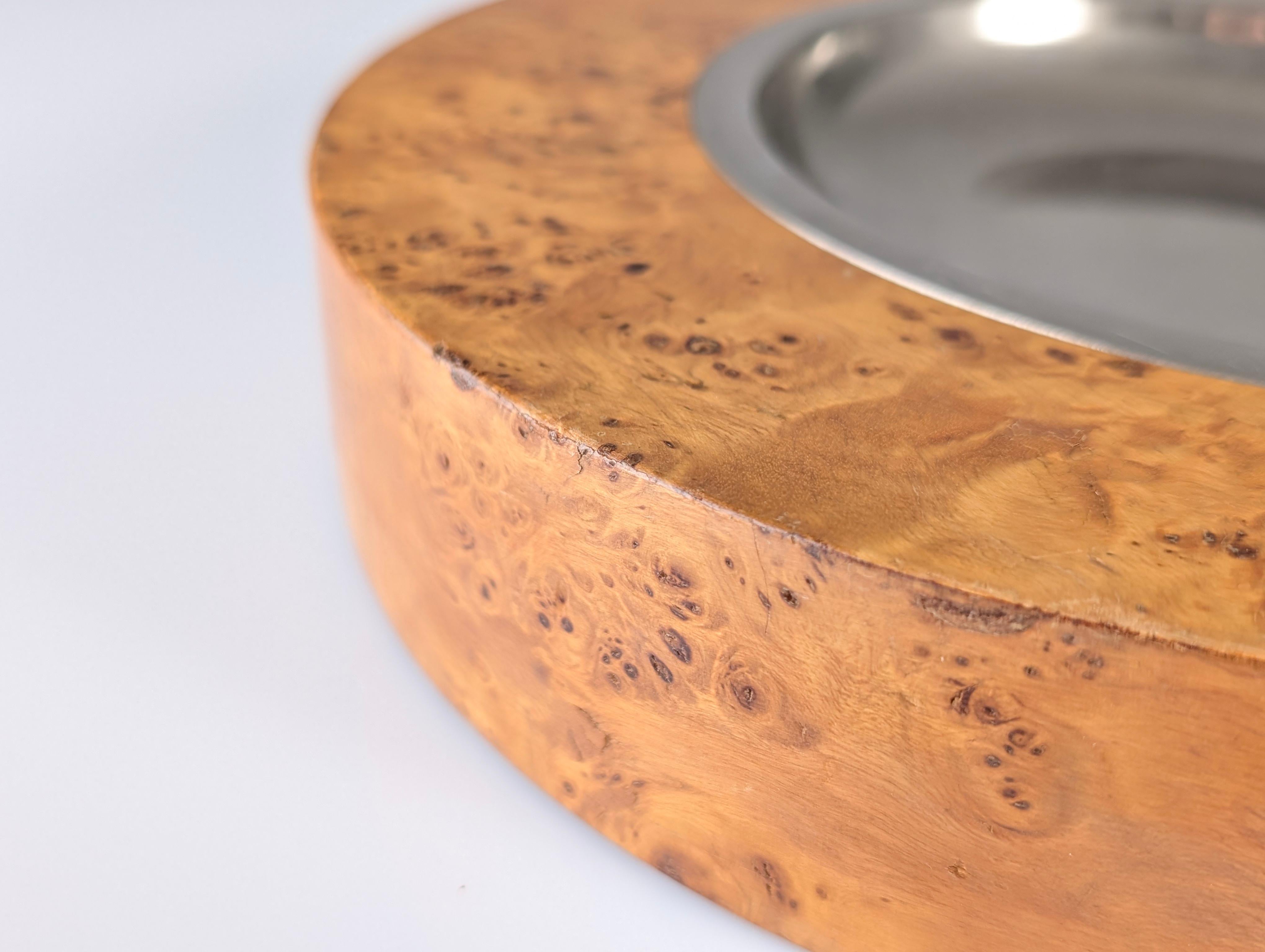 Vassoio in legno impiallacciato di radica Acciaio inossidabile Mid-Century Modern 1970s In condizioni buone in vendita a Benalmadena, ES