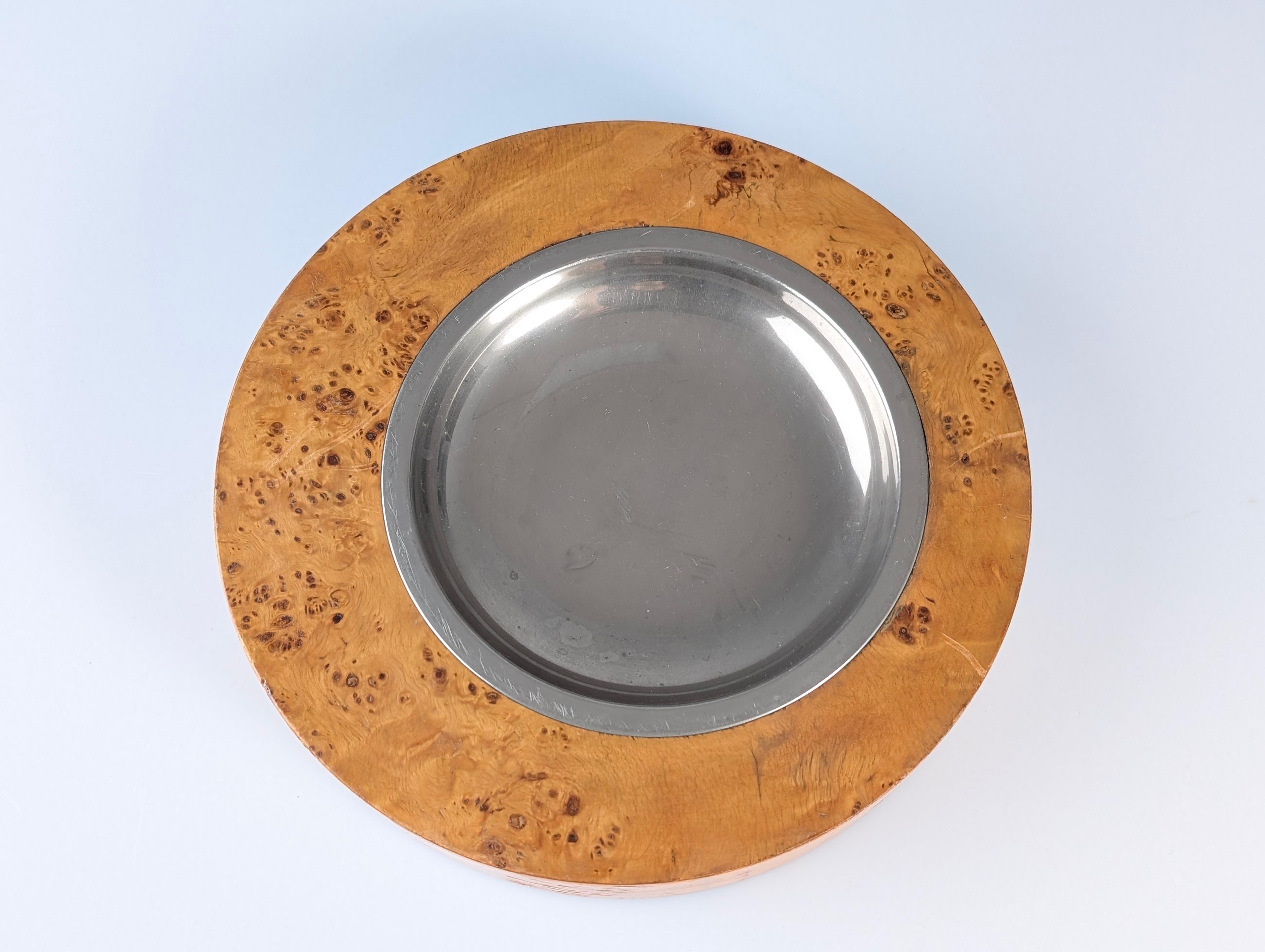 Fine XX secolo Vassoio in legno impiallacciato di radica Acciaio inossidabile Mid-Century Modern 1970s in vendita