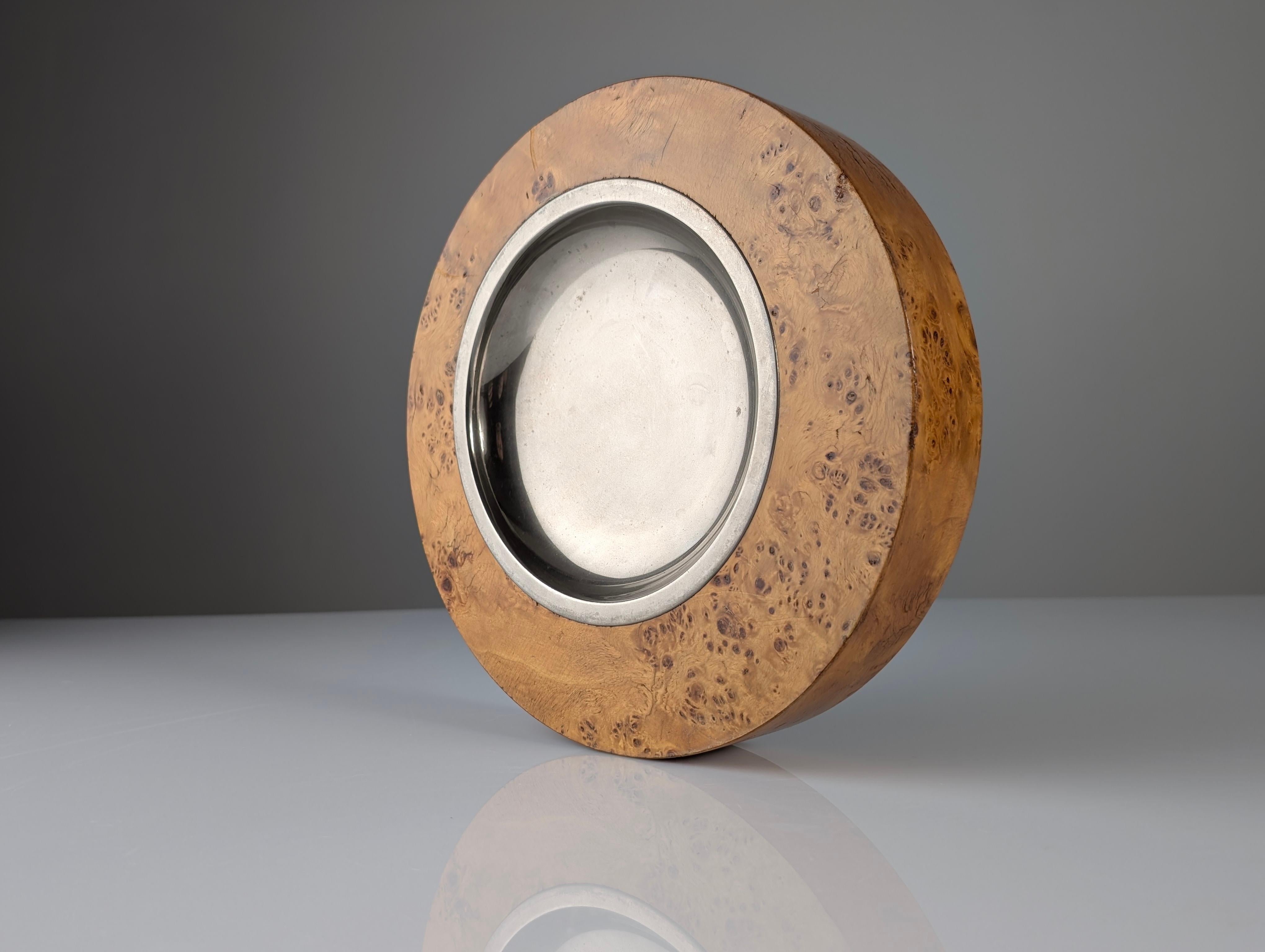 Legno Vassoio in legno impiallacciato di radica Acciaio inossidabile Mid-Century Modern 1970s in vendita