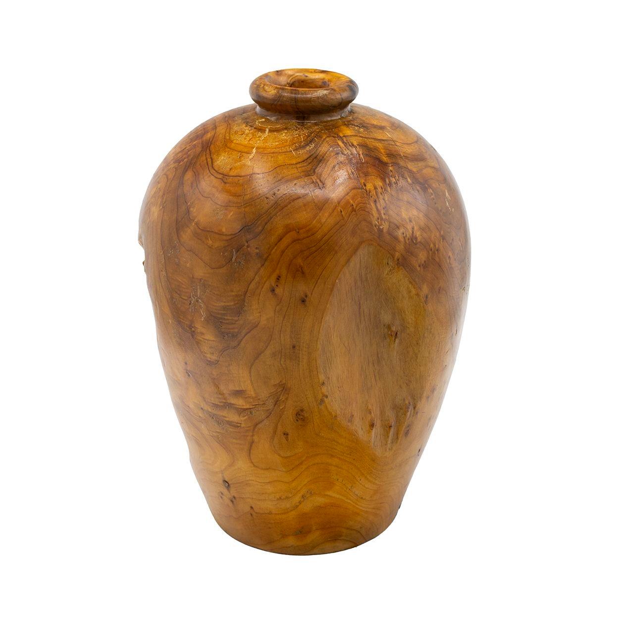 Estate find- vintage burlwood vessel in Chinese fir. Beautiful organic form.
Base retains a label- 'Nimble Creation- Hand carved from the roots of Chinese fir.
through the initiative of local farmers and artisans, the roots of the Chinese fir tree
