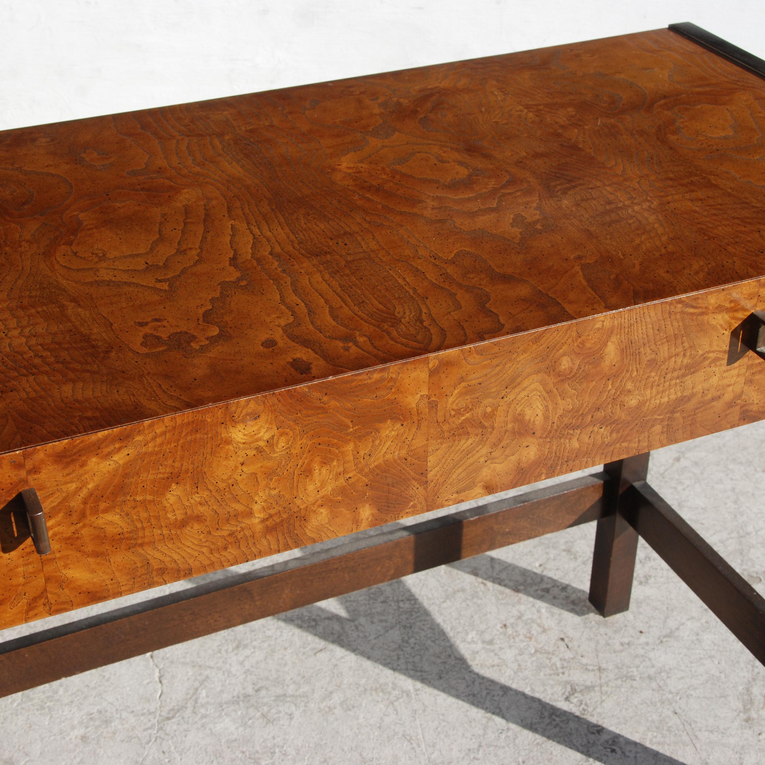 Burl Writing Desk by Century Furniture In Good Condition In Pasadena, TX