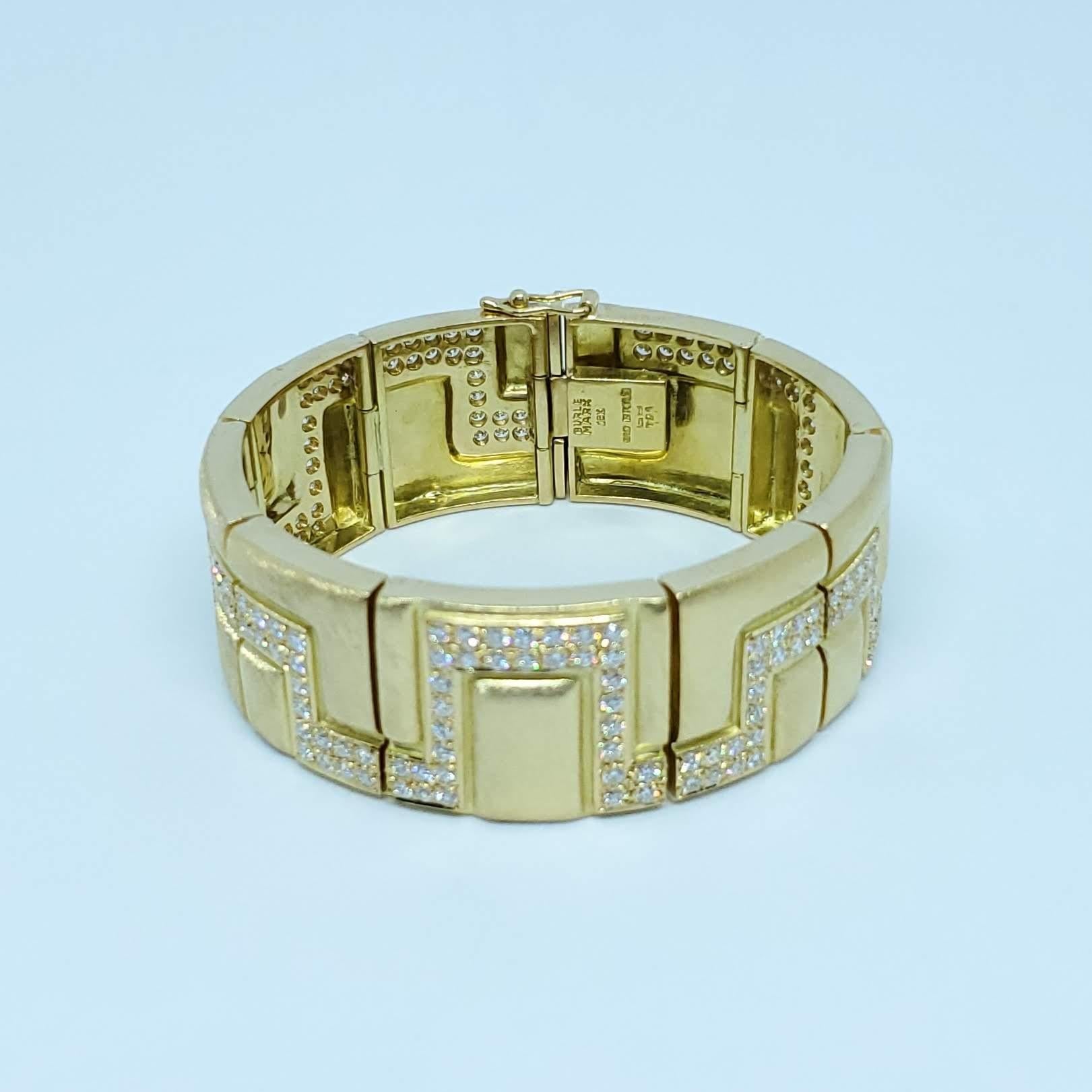 Burle Marx 18 Karat Gold Diamond Bracelet with 4.83 Carats of Diamonds In Excellent Condition For Sale In Woodway, TX