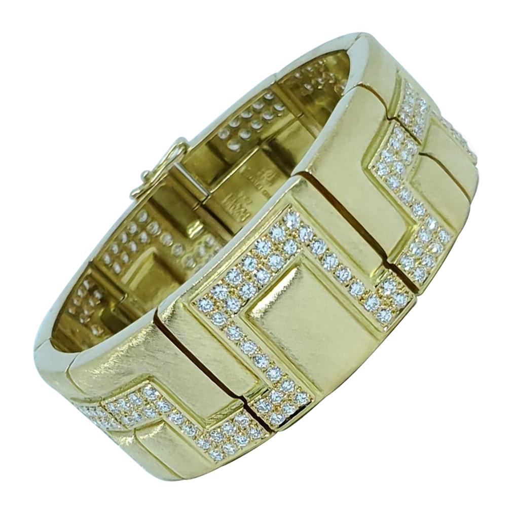 Burle Marx 18 Karat Gold Diamond Bracelet with 4.83 Carats of Diamonds For Sale