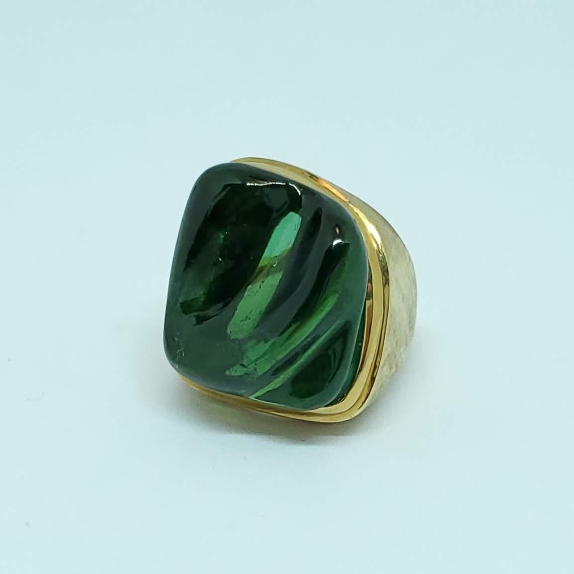Burle Marx 18 Karat Gold Free Form 'Forma Livre' Green Tourmaline Ring In Excellent Condition In Woodway, TX