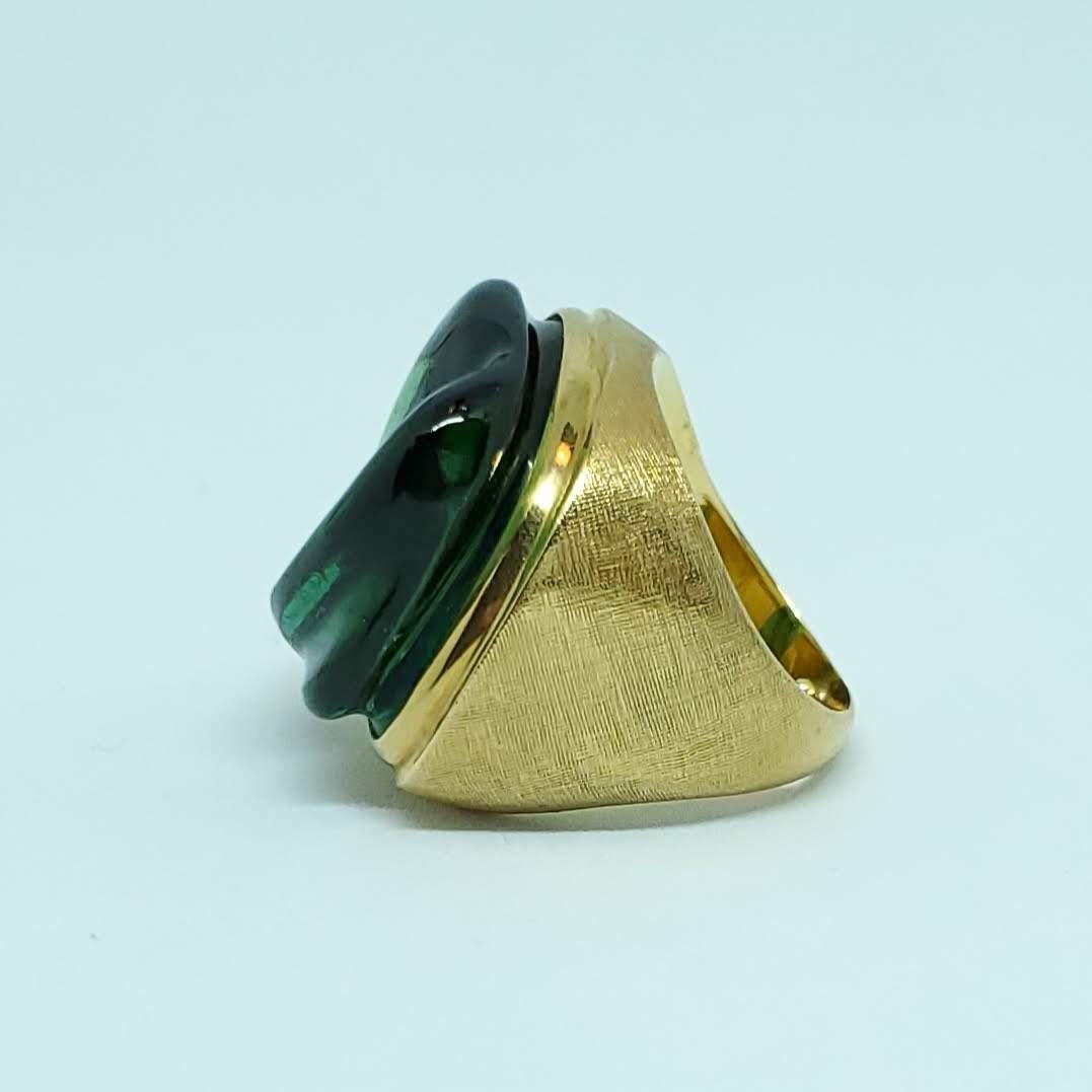Women's or Men's Burle Marx 18 Karat Gold Free Form 'Forma Livre' Green Tourmaline Ring