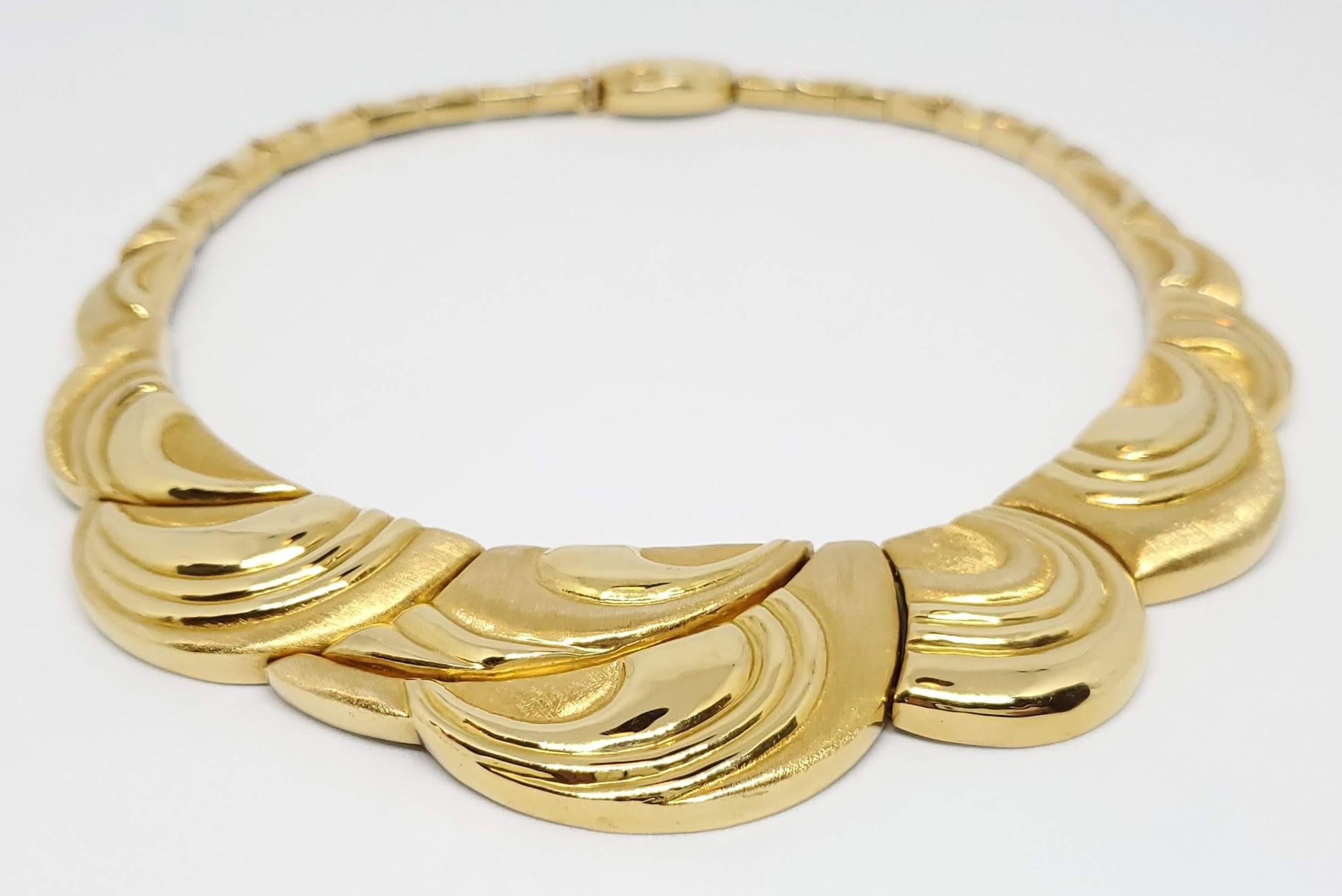 Burle Marx 18 Karat Gold Necklace In Excellent Condition For Sale In Woodway, TX