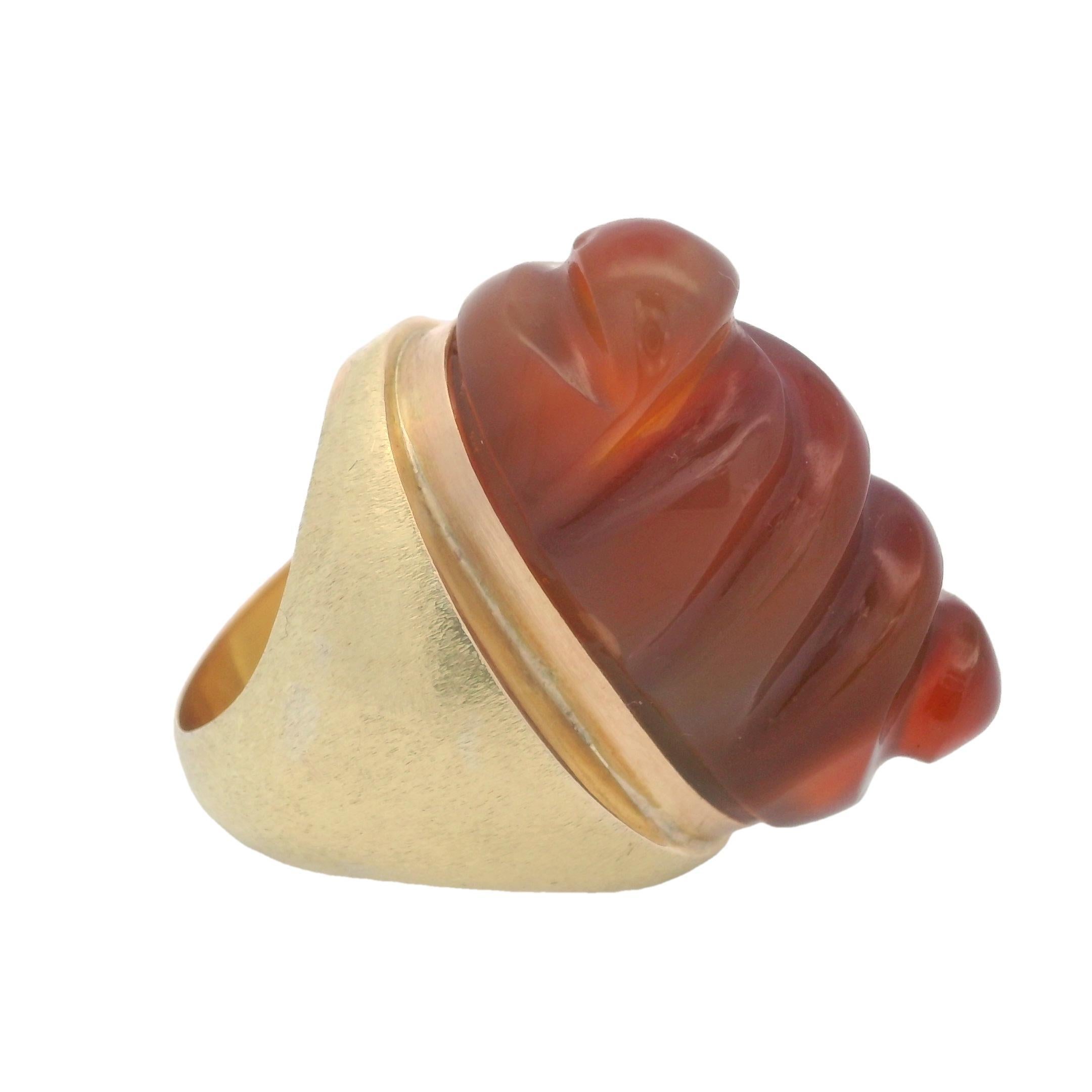 Burle Marx 1960 Brasilien 18Kt Gelbgold Forma Livre Ring mit Achat im Zustand „Hervorragend“ im Angebot in Aventura, FL