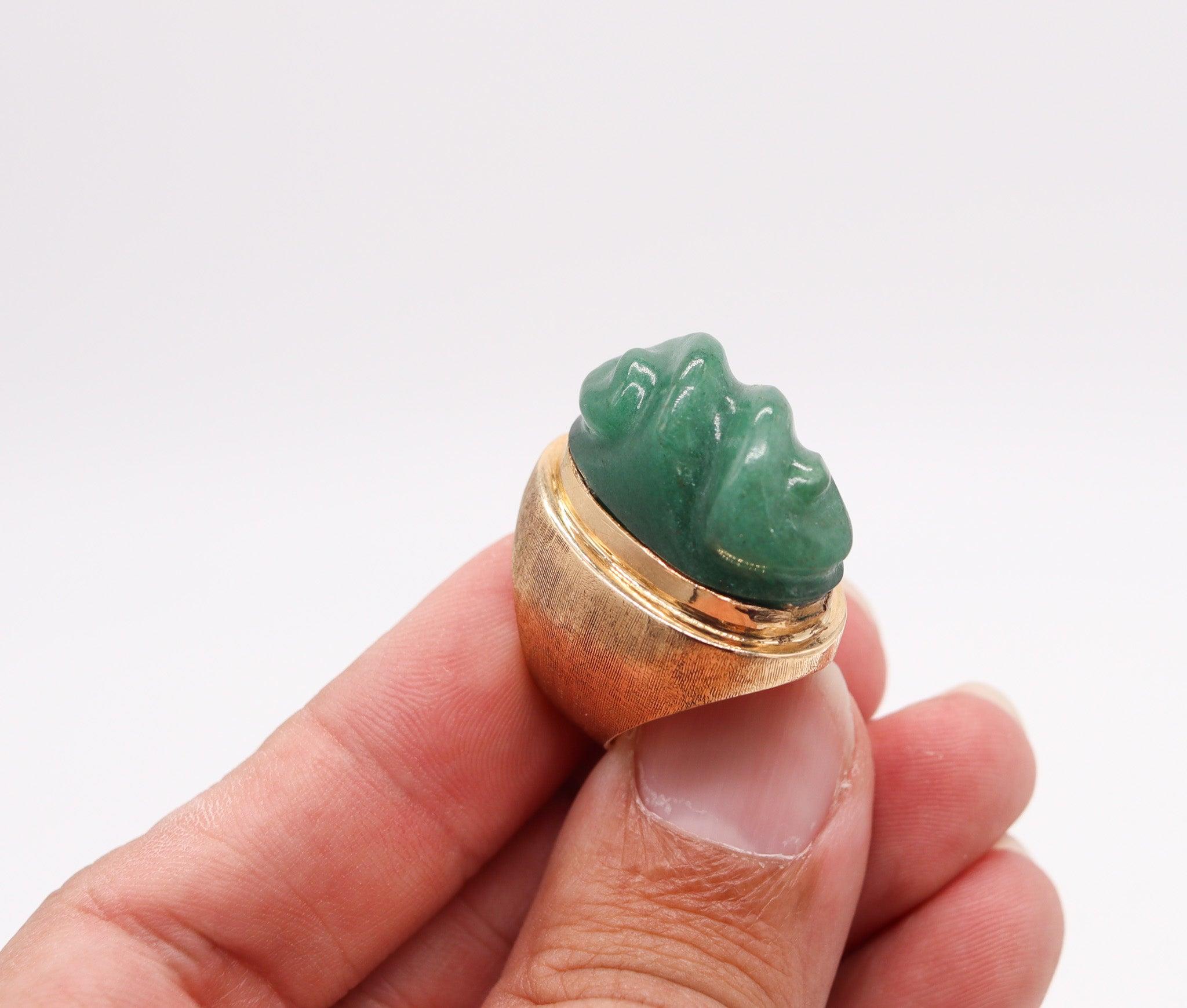 Ein skulpturaler Ring aus der Mitte des Jahrhunderts, entworfen von Haroldo Burle Marx.

Dies ist ein ikonischer Forma livre-Cocktailring, der in der Mitte des Jahrhunderts, in den 1960er Jahren, in Brasilien von dem Künstler-Juwelier Haroldo Burle