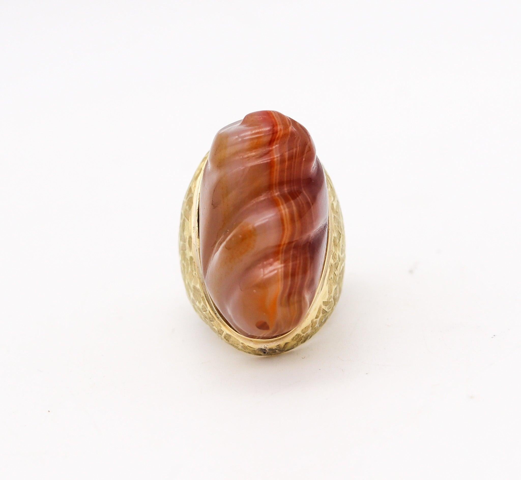 Modernist BURLE MARX 1970 Forma Livre Cocktail Ring In 18Kt Yellow Gold With Carved Agate