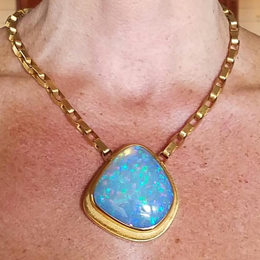 Burle Marx Extremely Rare 18 Karat 267.50 Carat Brazilian Crystal Opal Necklace In Excellent Condition For Sale In Woodway, TX