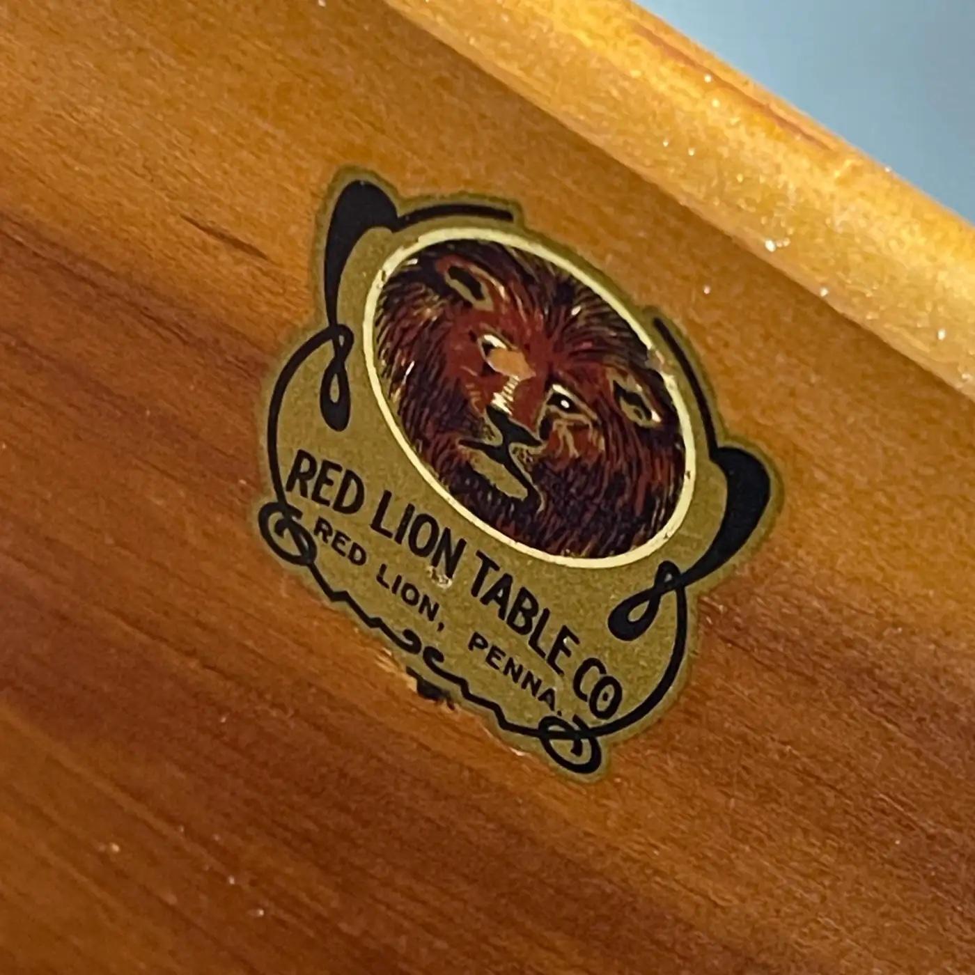 Burled Blonde Mahogany Midcentury 6 Drawer Ring Pull Dresser  Red Lion Furniture In Good Condition For Sale In Hudson, NY