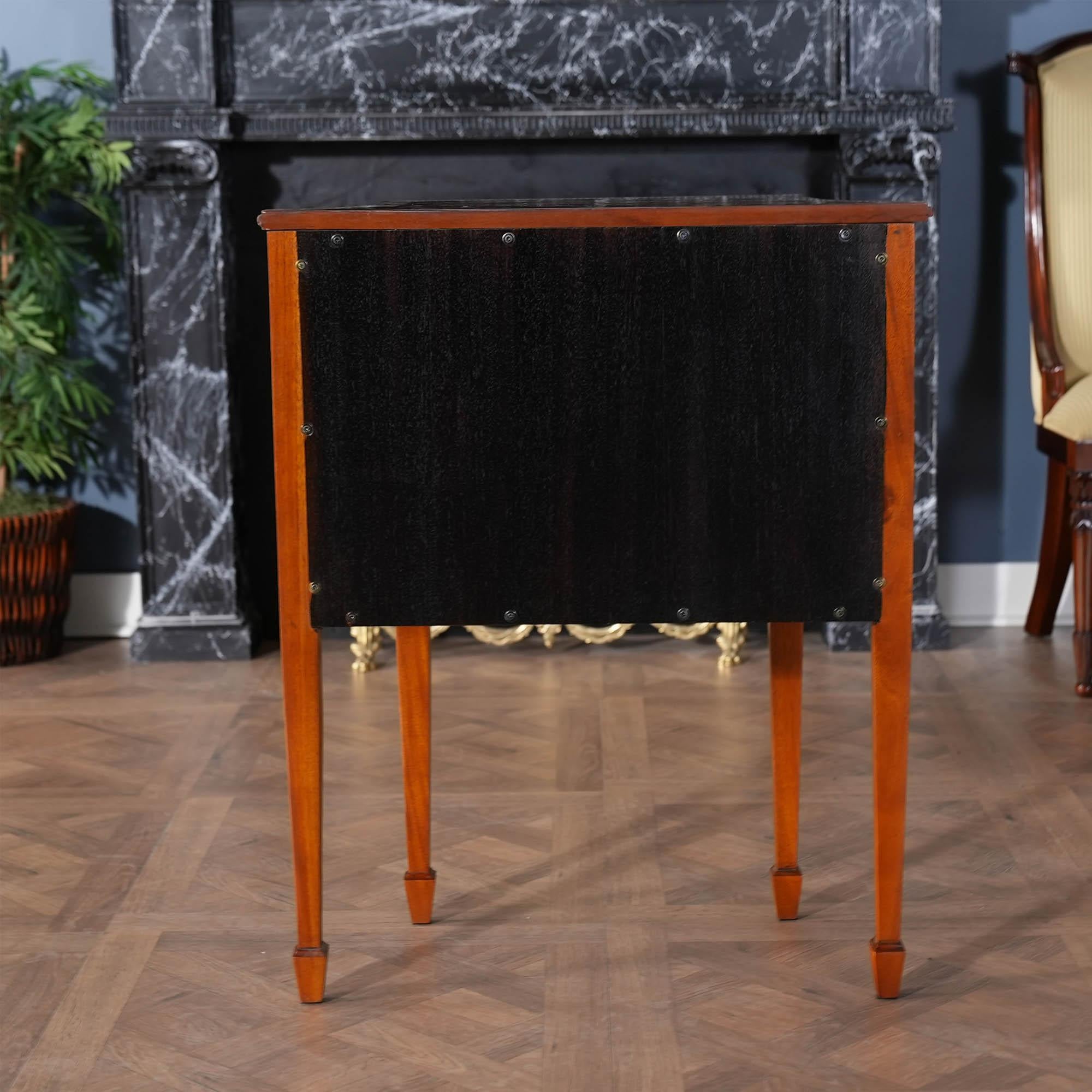 Commode à incrustation en vente 4