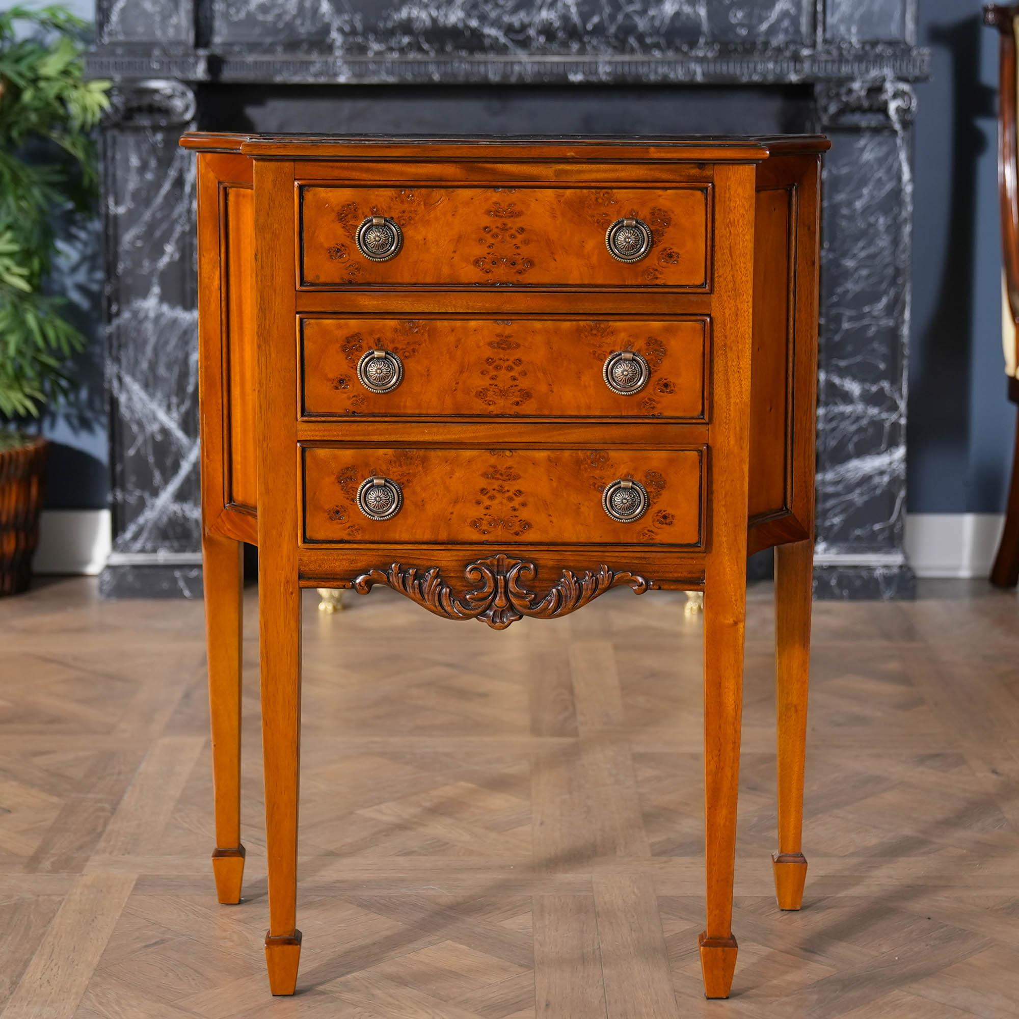 Hepplewhite Commode à incrustation en vente