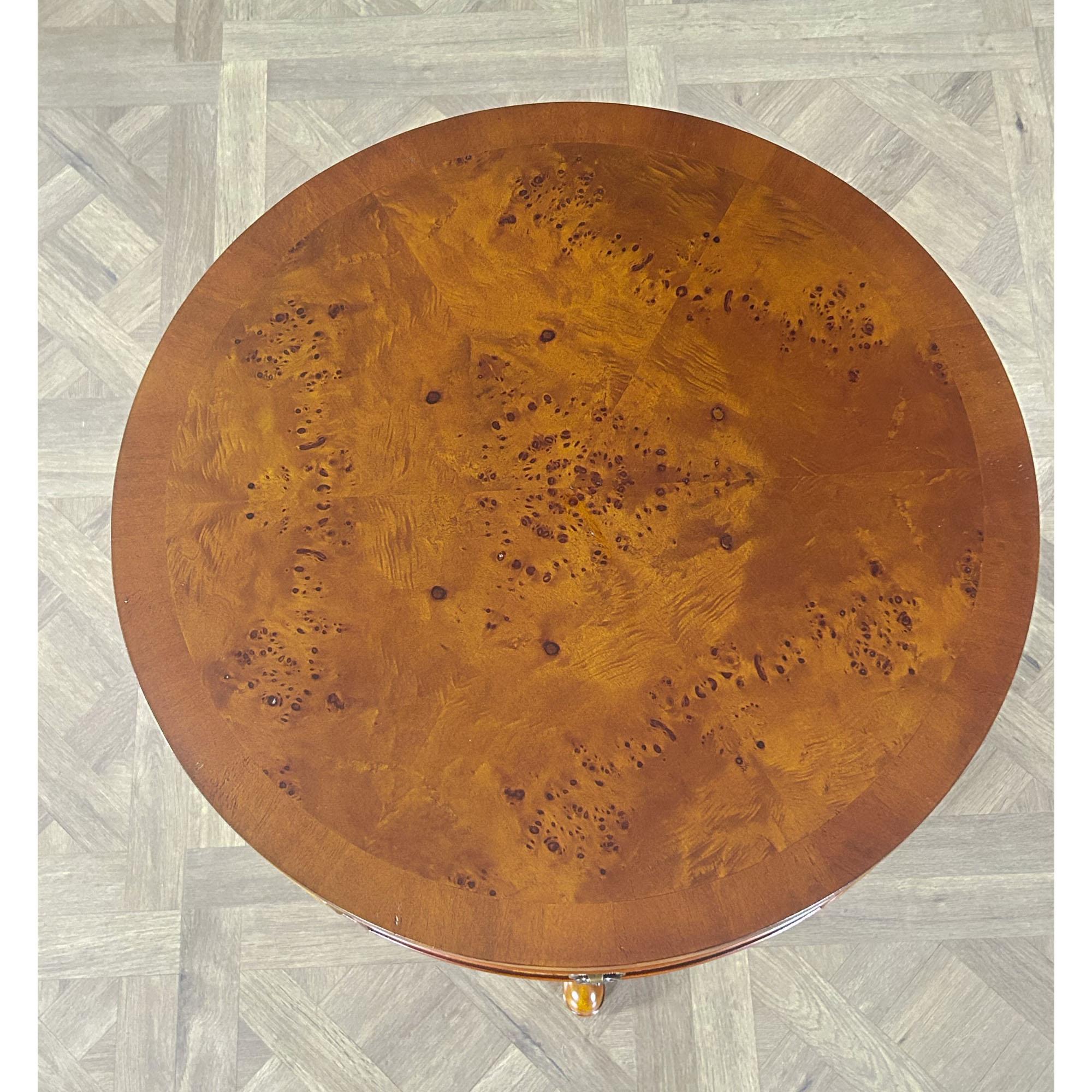 Mesa de tambor burilado Renacimiento en venta