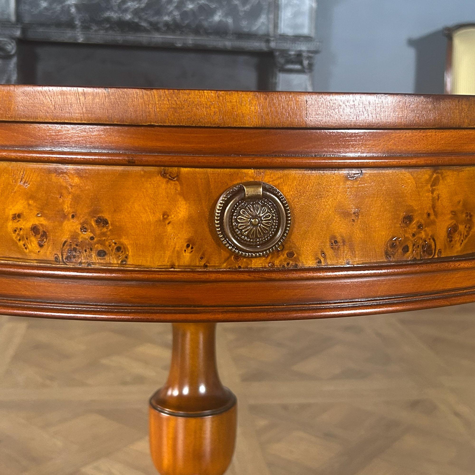 Mesa de tambor burilado Tallado a mano en venta