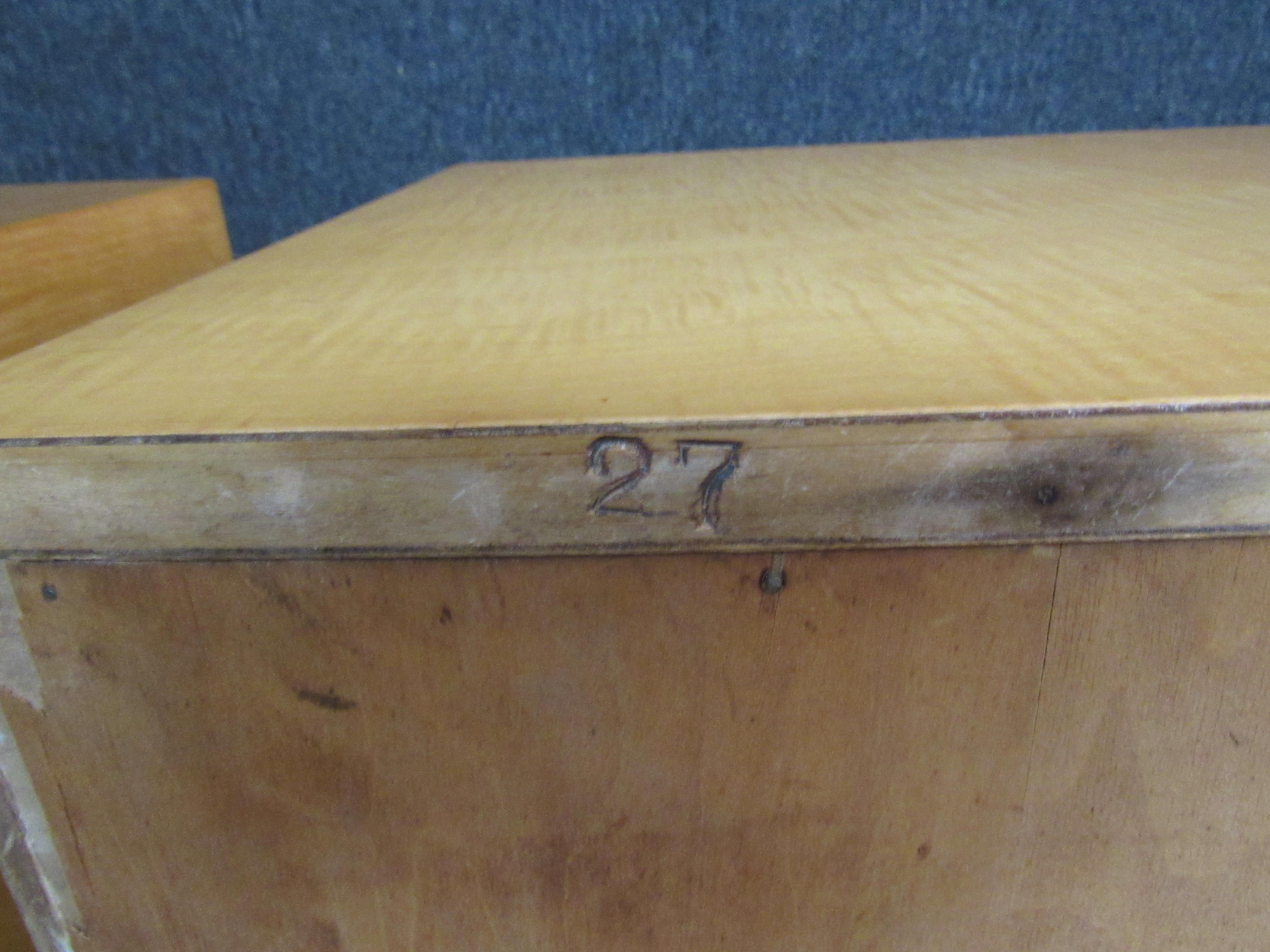 Burled Maple and Brass Nightstands after Heywood Wakefield For Sale 9