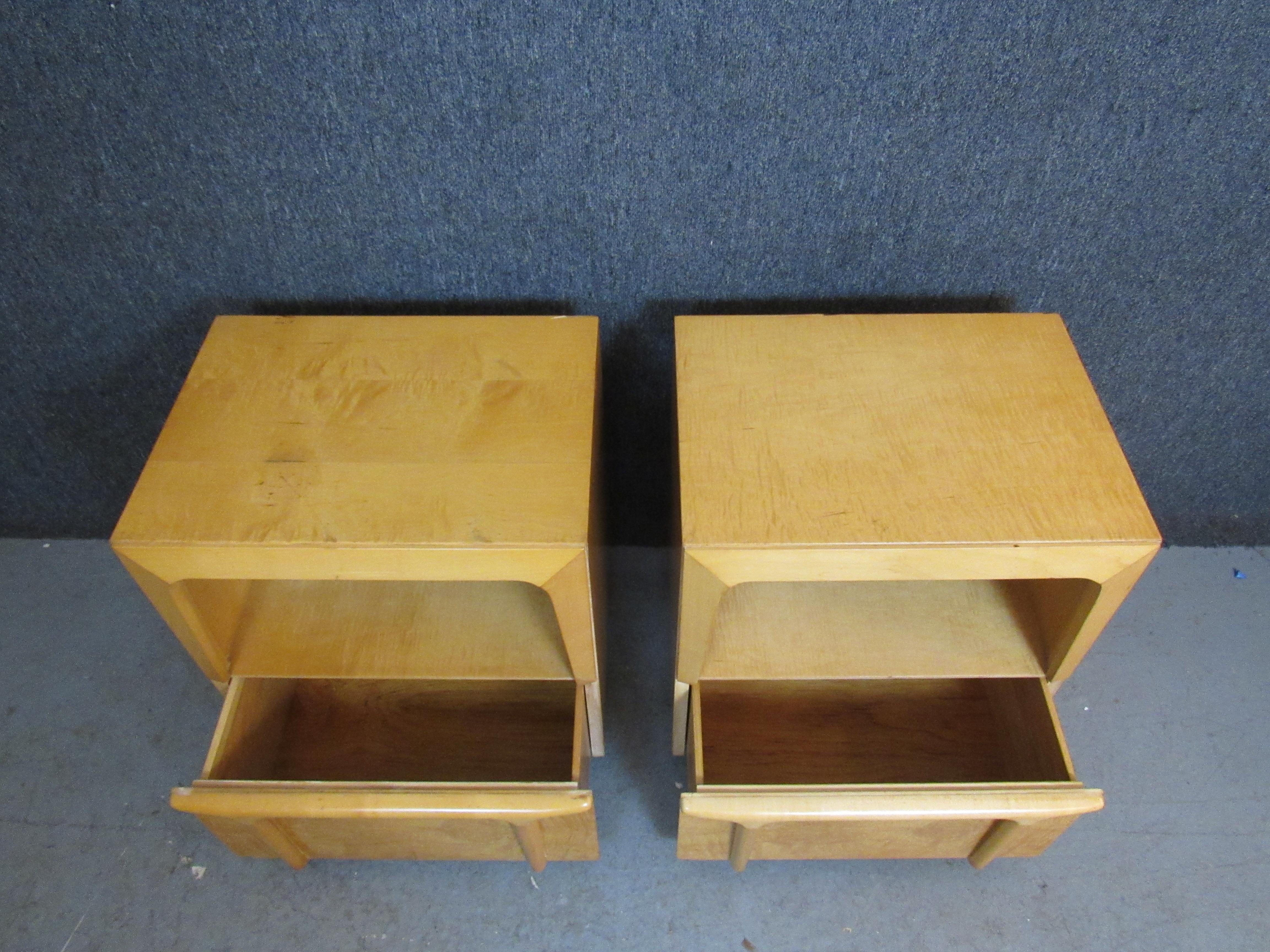 Carved Burled Maple and Brass Nightstands after Heywood Wakefield For Sale