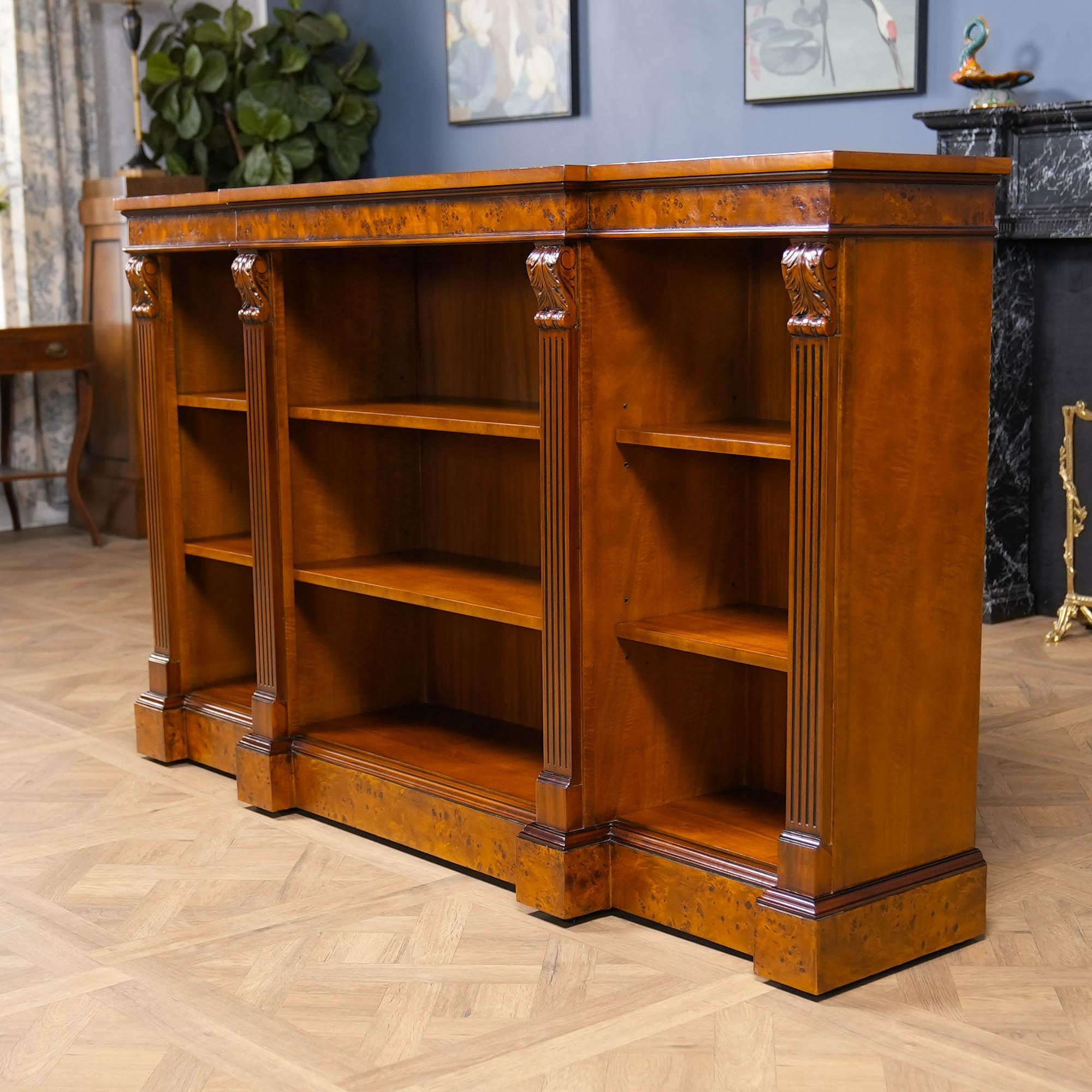 Penhurst-Bücherregal mit Wurzelholz (Chippendale) im Angebot