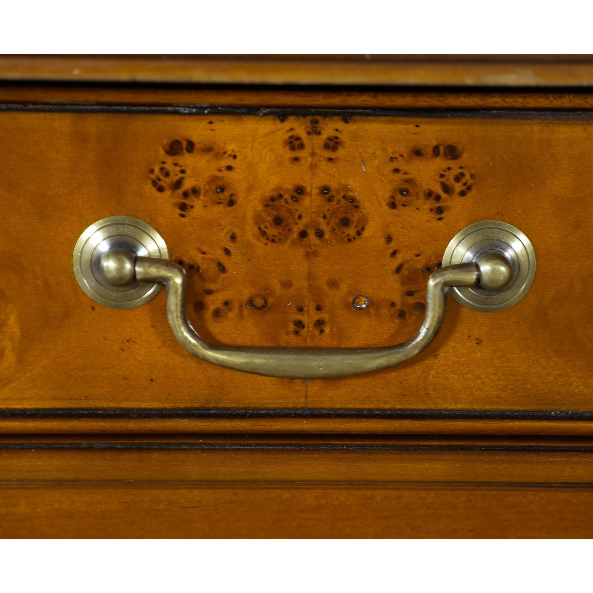 Credenza Penhurst burled in vendita 4