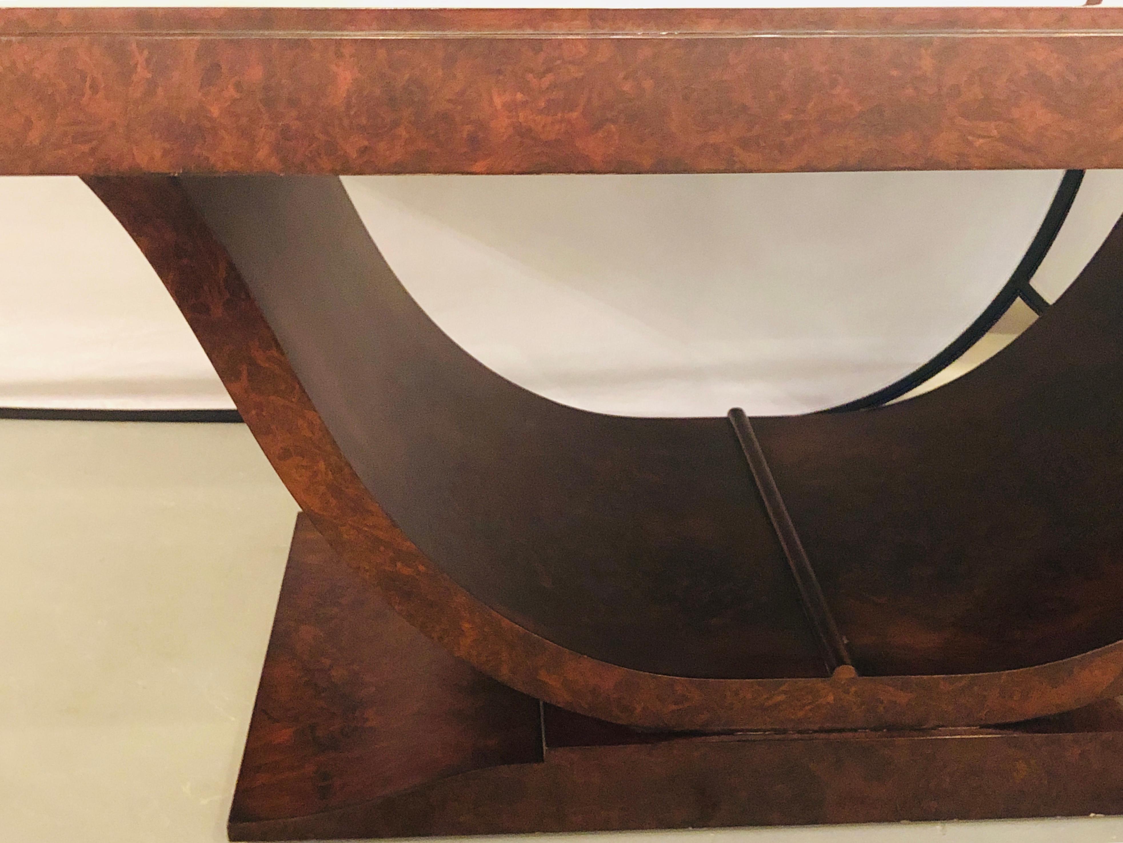Émile-Jacques Ruhlman Style Burled Walnut Dining Table, French Art Deco Style In Good Condition In Stamford, CT