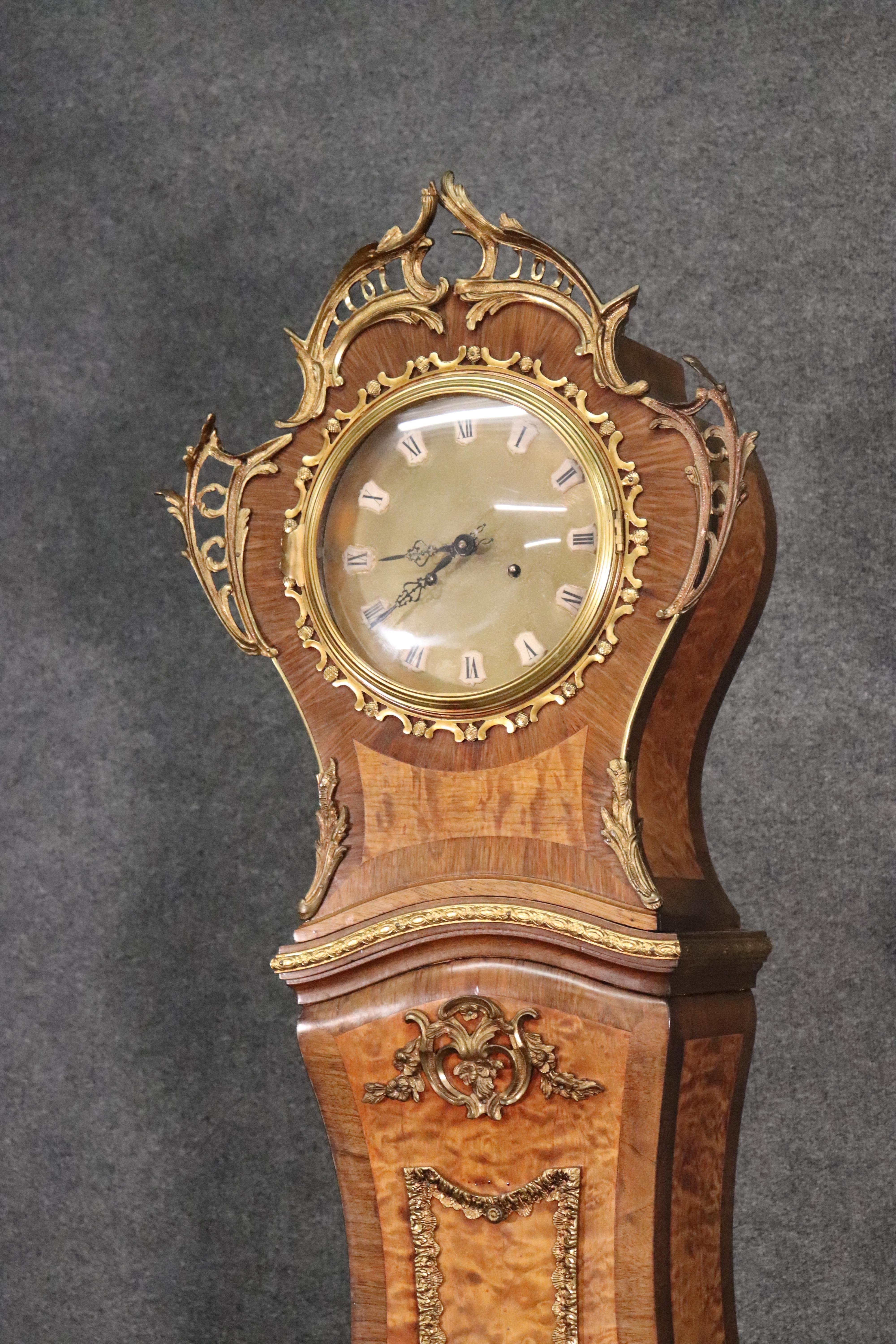 Burled Walnuss Bronze montiert Französisch Louis XV Großvater Uhr (Louis XV.)