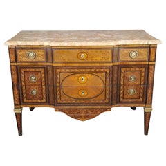 Commode portoghese in stile Directoire francese con piano in noce sbavato e marmo dorato