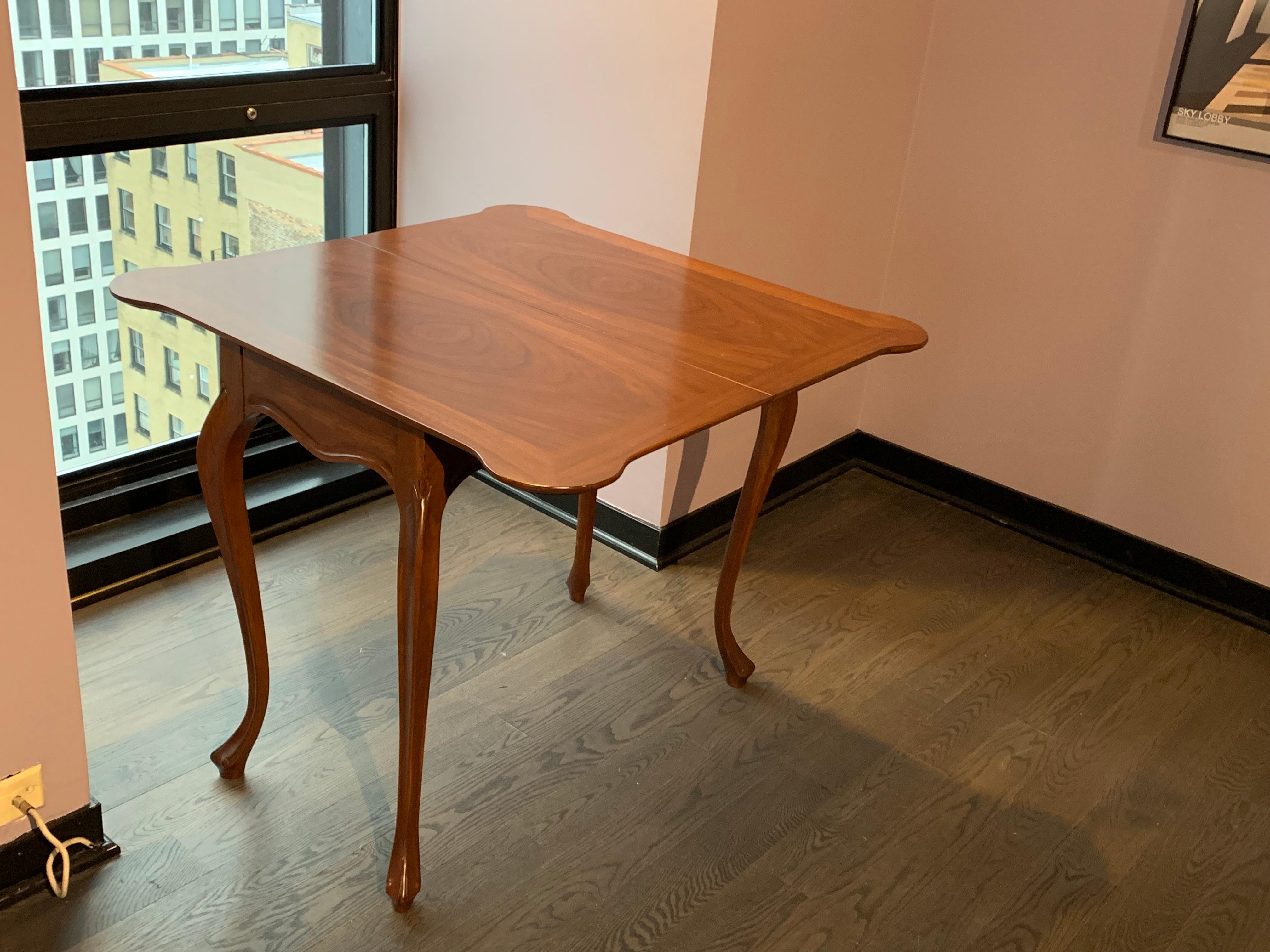 Transitional Burled Wood Flip-Top Convertible Console or Dining Table In Good Condition For Sale In Chicago, IL