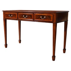 Mesa de escritorio burilada