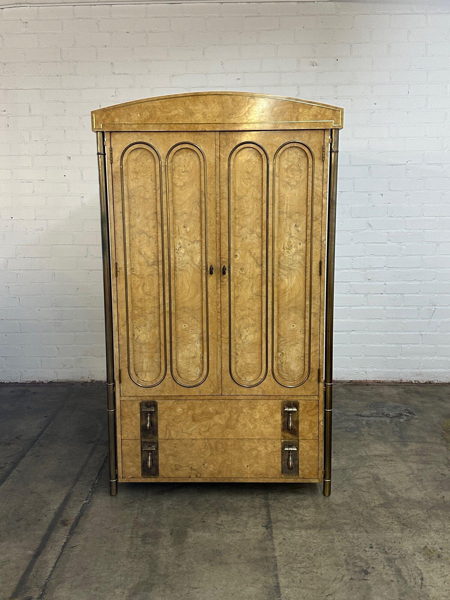 W44 D17.5 H77.5

1940’s Art Deco Burl Wood Armoire with original Brass hardware. Item is in great vintage condition, fully functional and sturdy. 