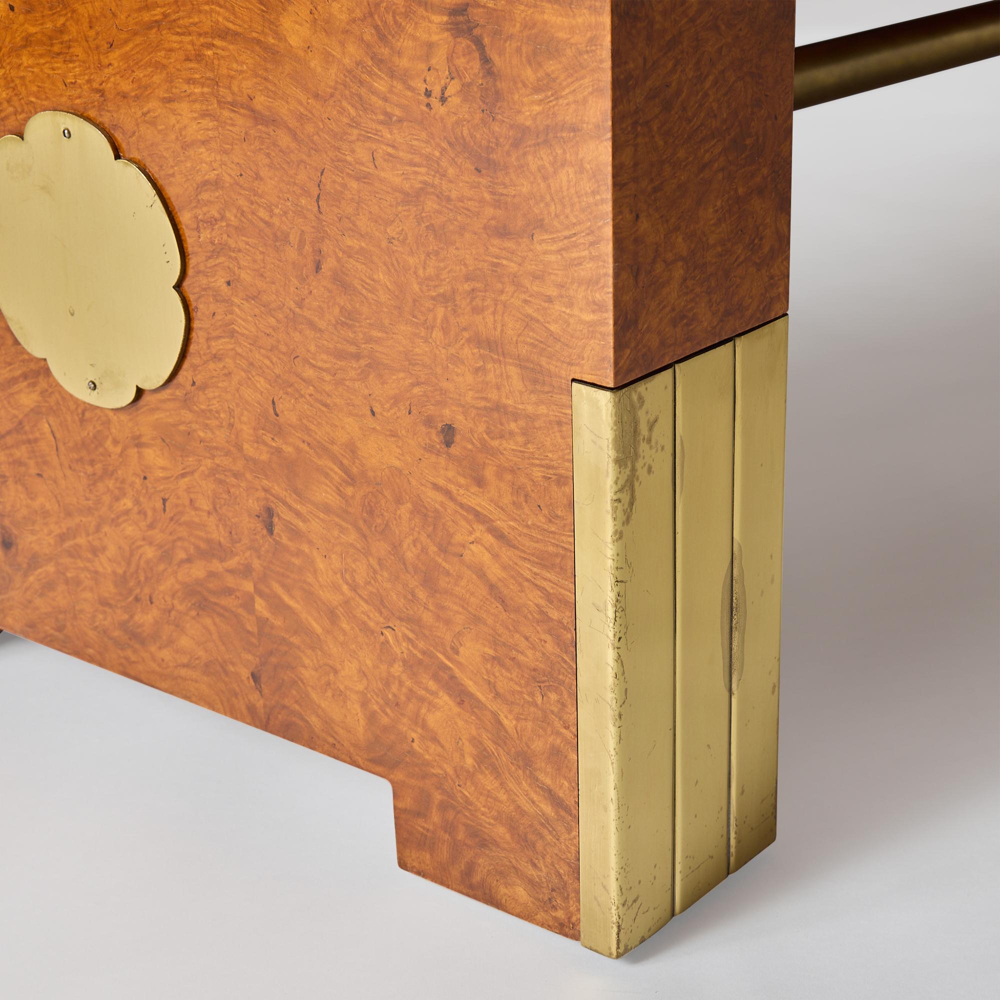 Table de salle à manger en bois et laiton par Roger Bal en vente 3