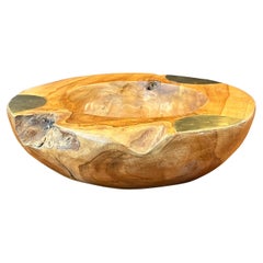 Schale aus Wurzelholz mit Messingakzenten