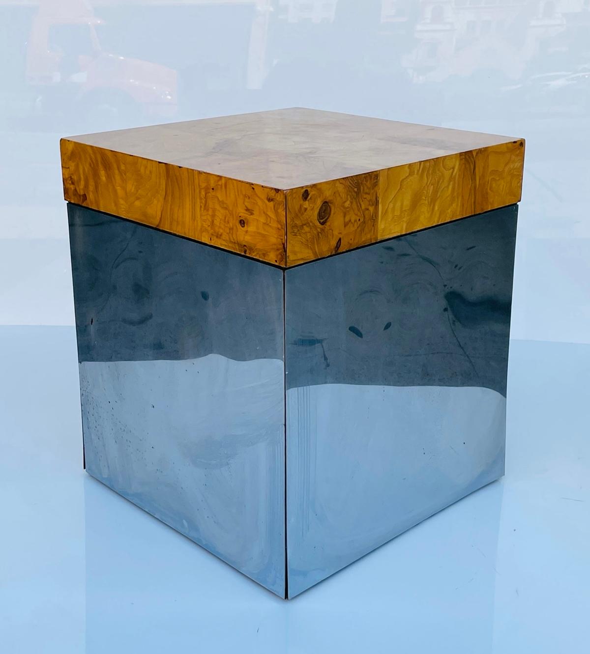Beautiful side table designed by Milo Baughman and manufactured by Thayer Coggin.
The table has a burlwood top and the base is embossed in chrome.
The table retains the original Thayer Coggin label.
Measurements:
15 inches square x 17.25 inches