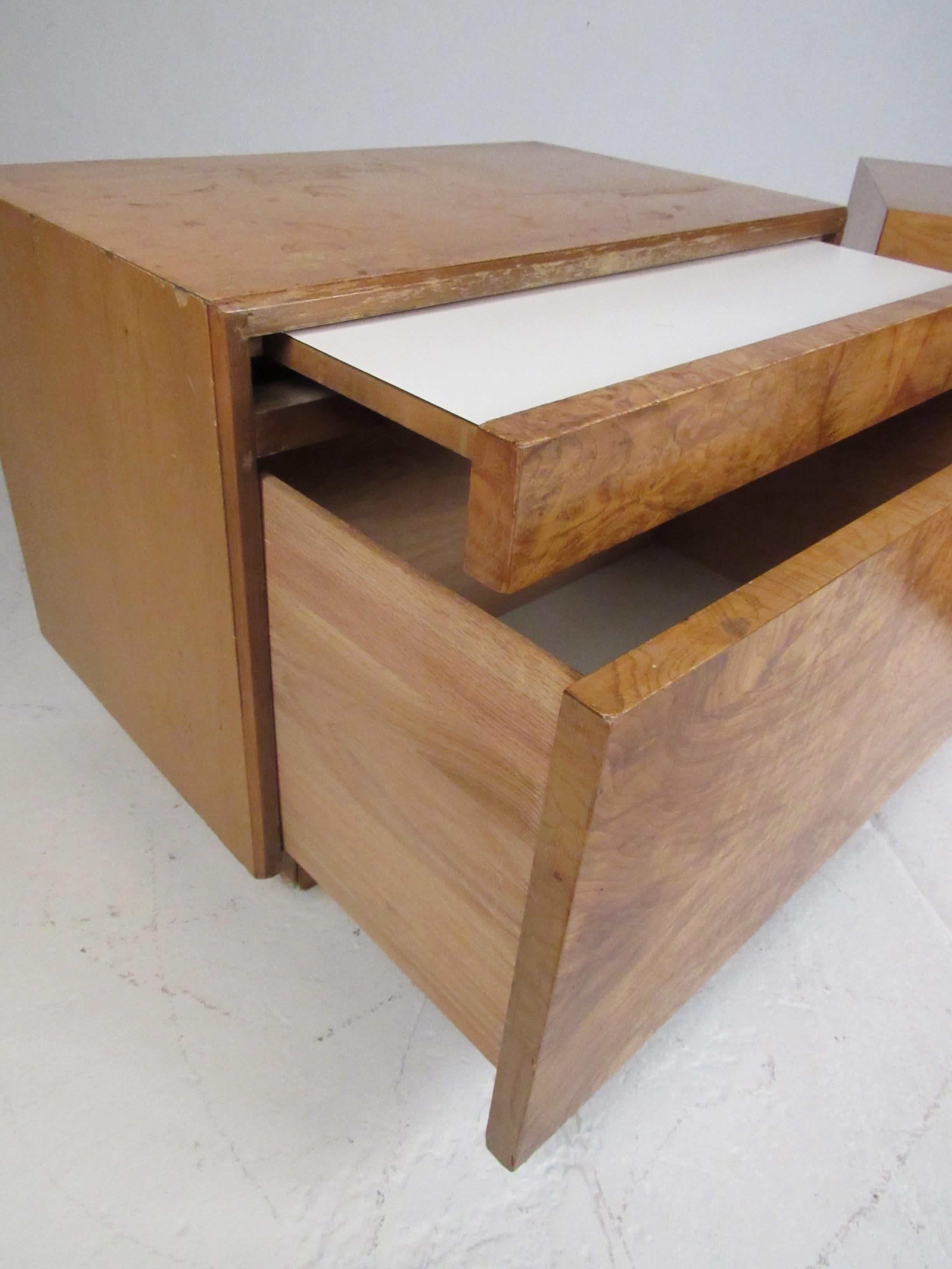 Burlwood Mid-Century Nightstands for Lane Furniture In Good Condition In Brooklyn, NY
